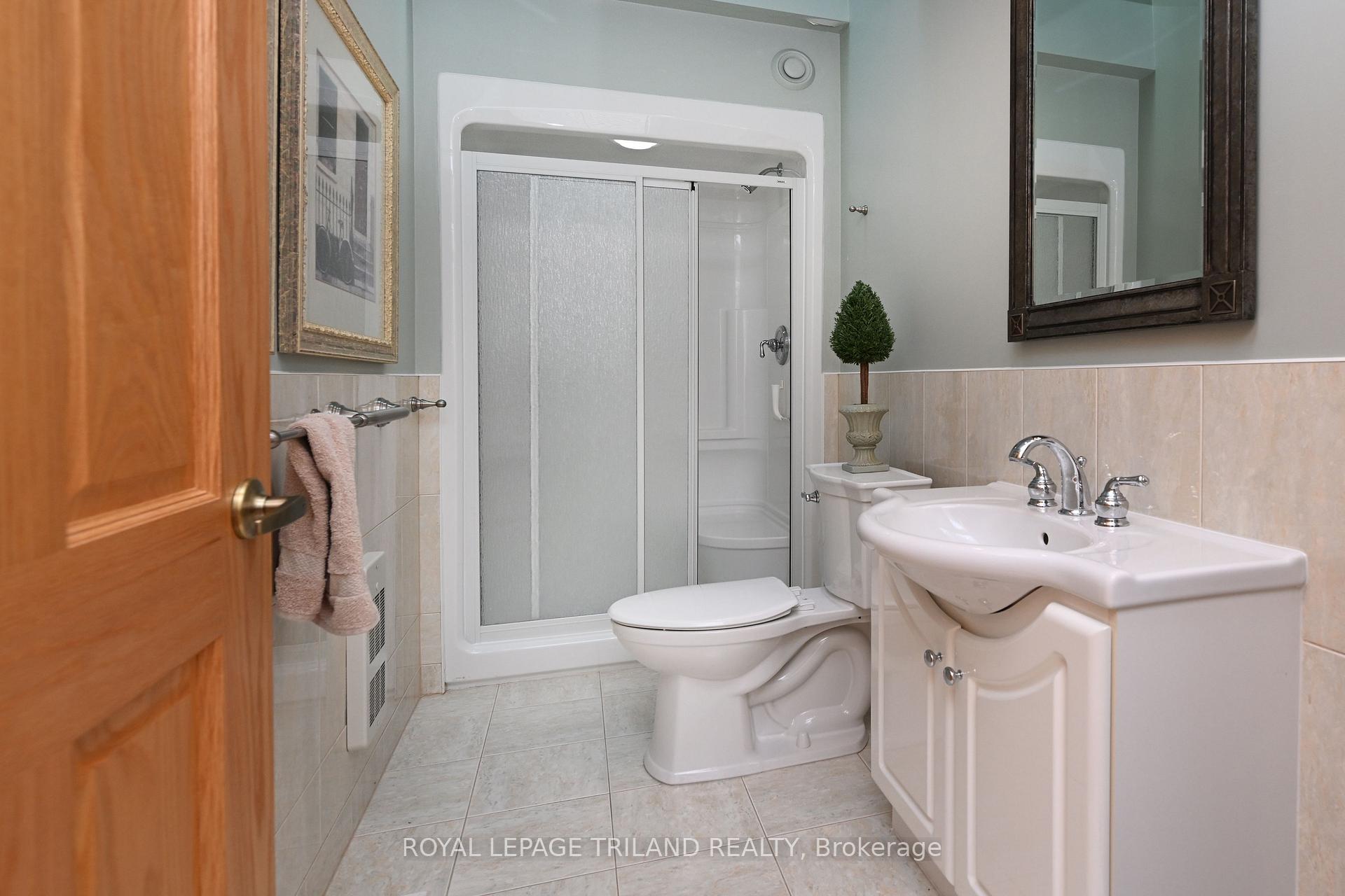 Photo 12 of 7154 Talbot Trail, Chatham-Kent, Blenheim — HOMEH