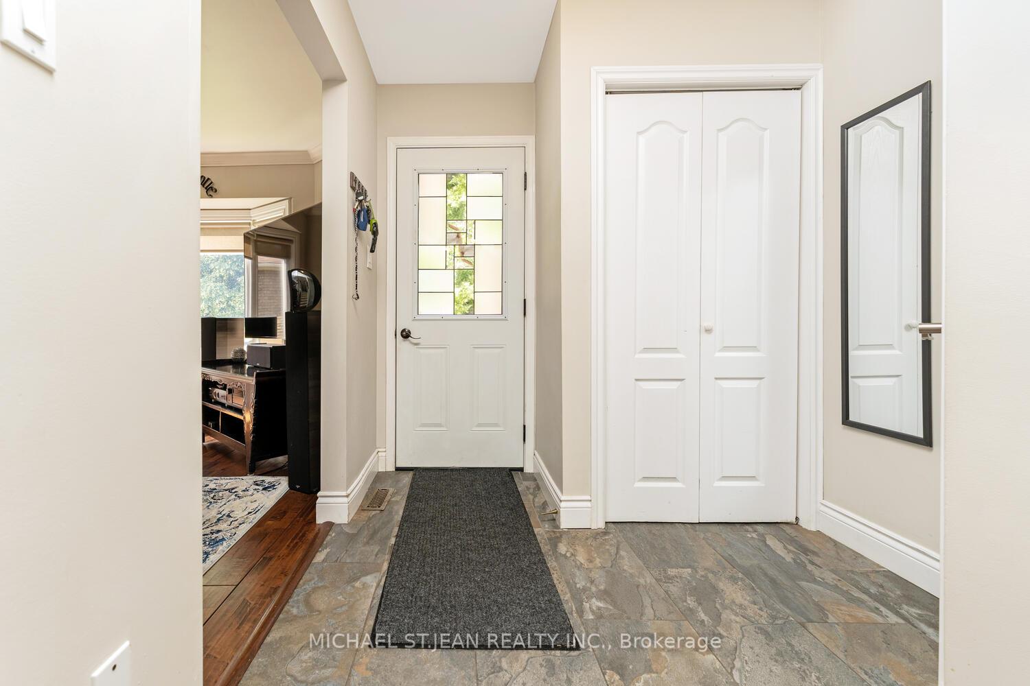 Photo 5 of 6582 Treviso Terrace, Mississauga, Meadowvale — HOMEH