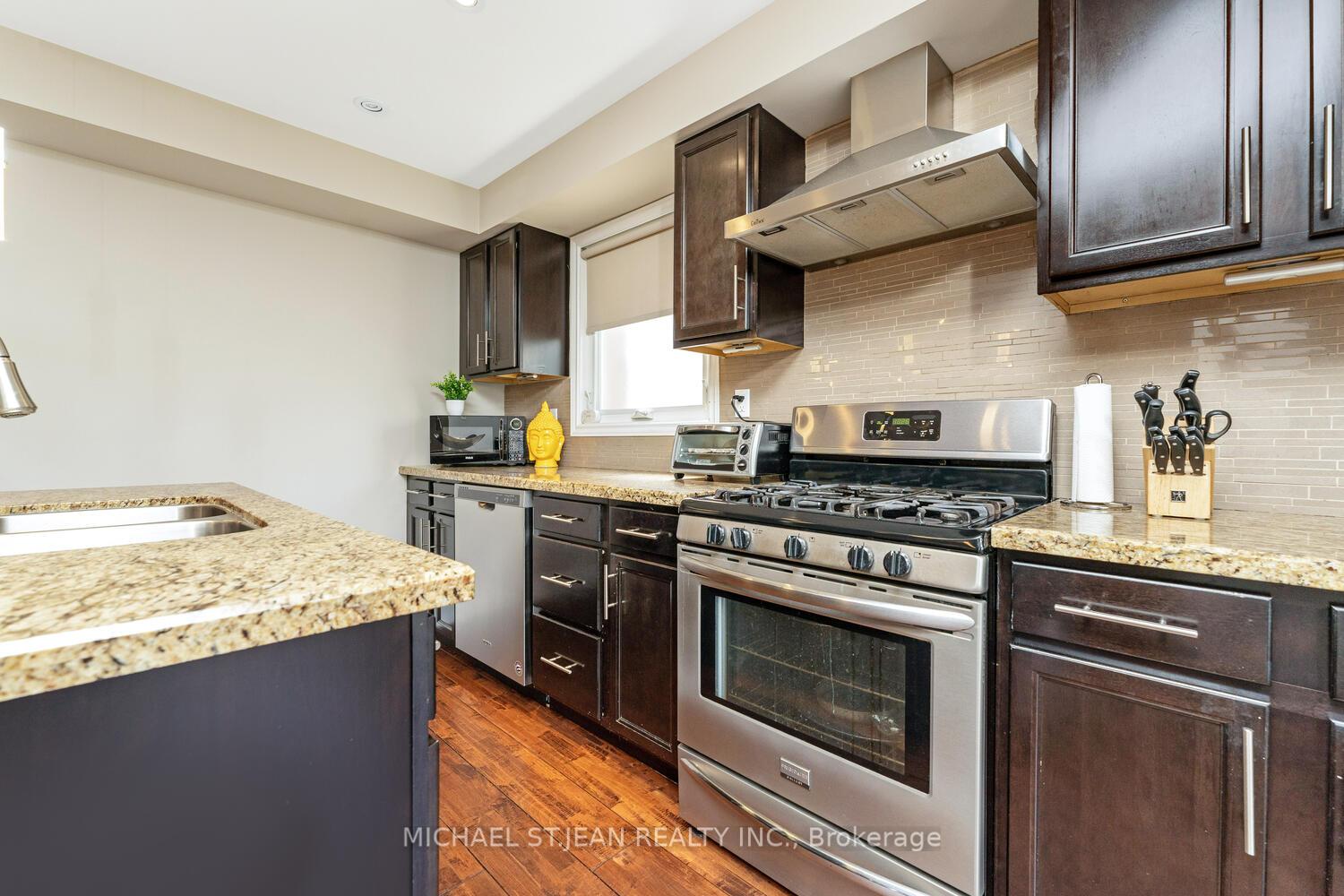 Photo 12 of 6582 Treviso Terrace, Mississauga, Meadowvale — HOMEH