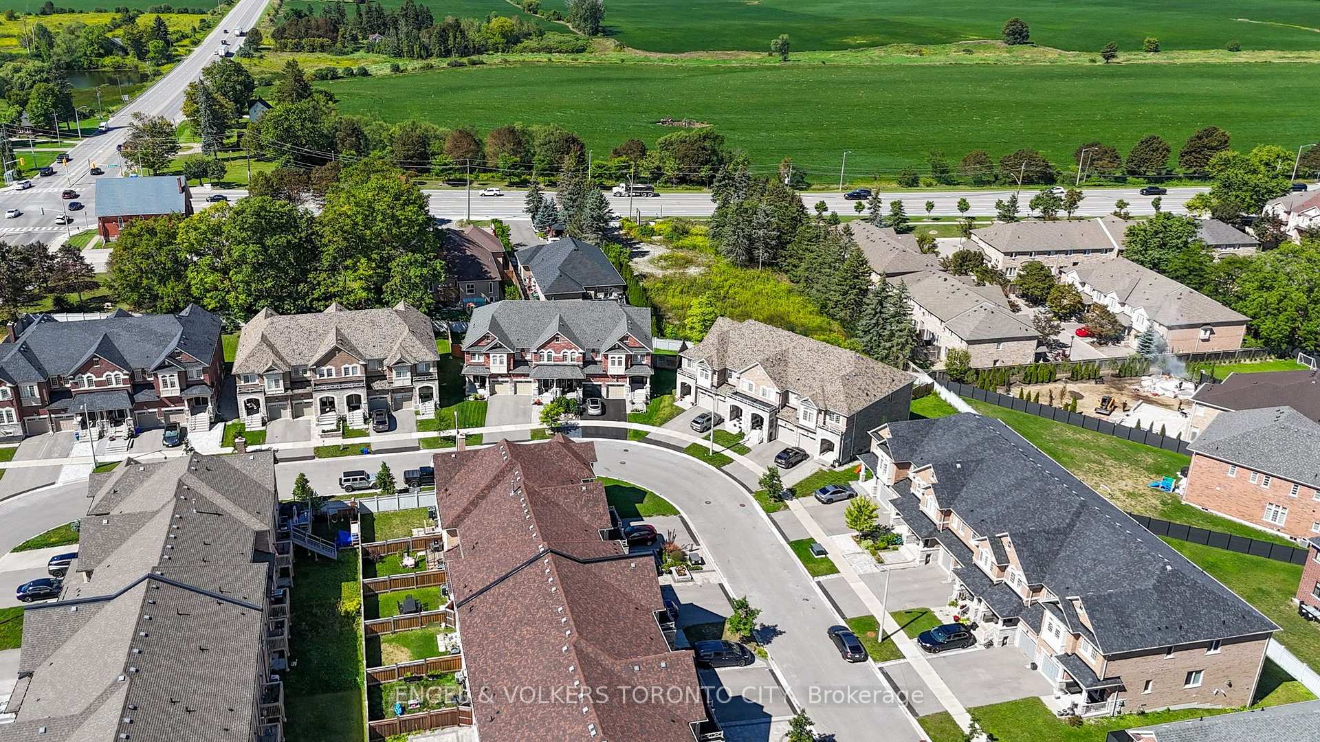 Photo 7 of 78 Drizzel Crescent, Richmond Hill, Oak Ridges — HOMEH