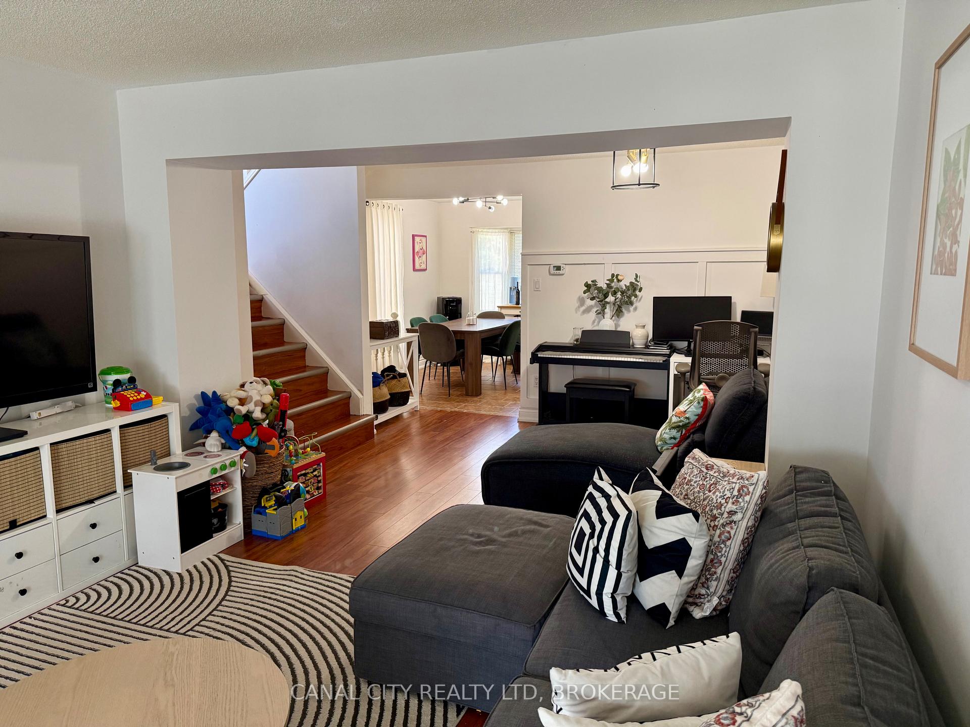 Photo 4 of 29 Baxter Crescent, Thorold, Confederation Heights — HOMEH