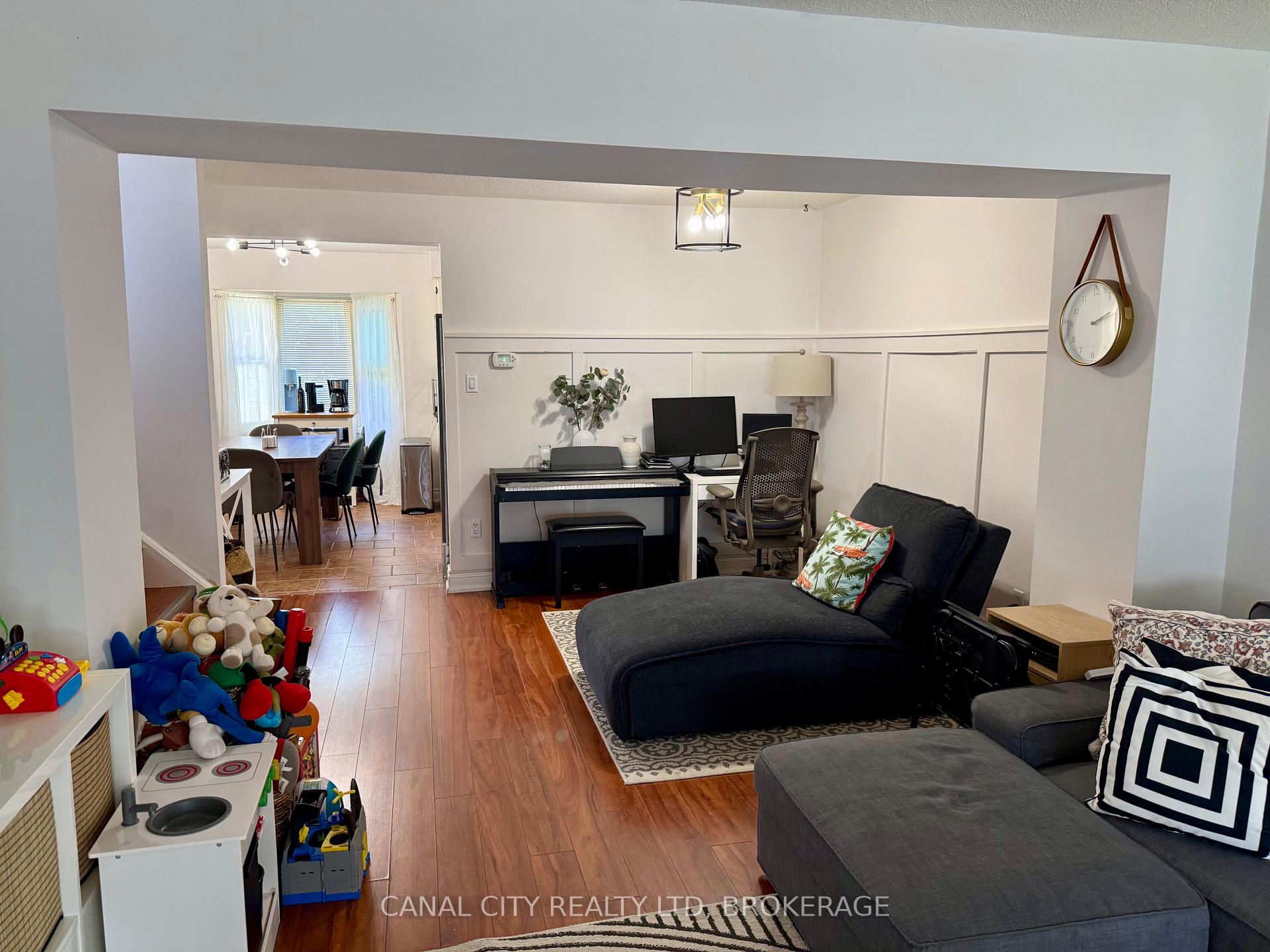 Photo 6 of 29 Baxter Crescent, Thorold, Confederation Heights — HOMEH