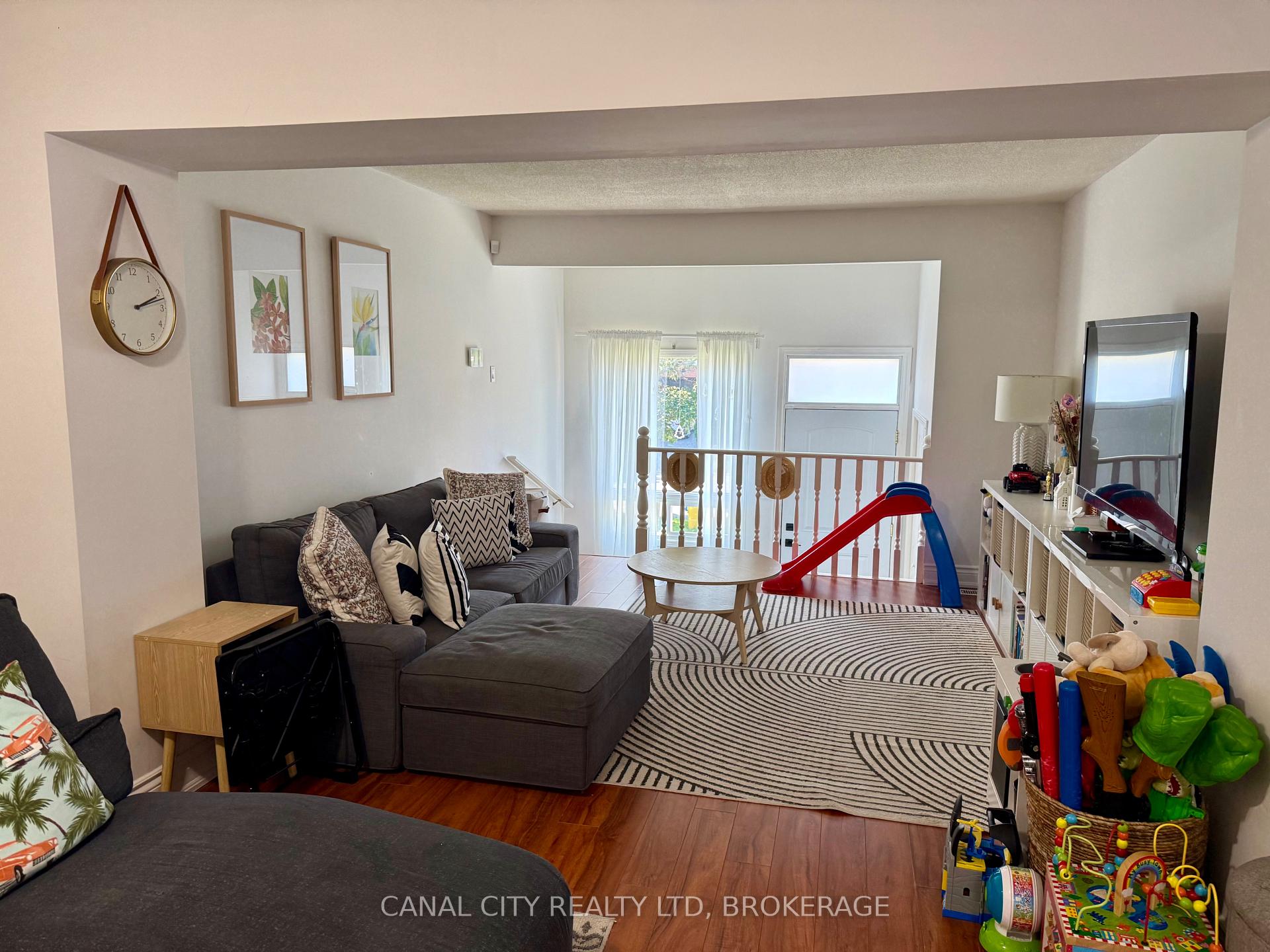 Photo 8 of 29 Baxter Crescent, Thorold, Confederation Heights — HOMEH