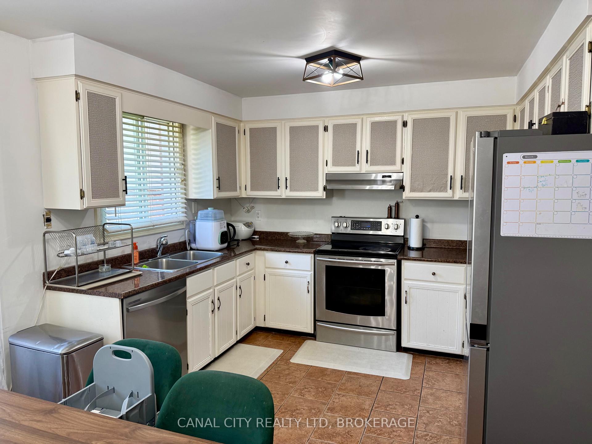 Photo 12 of 29 Baxter Crescent, Thorold, Confederation Heights — HOMEH