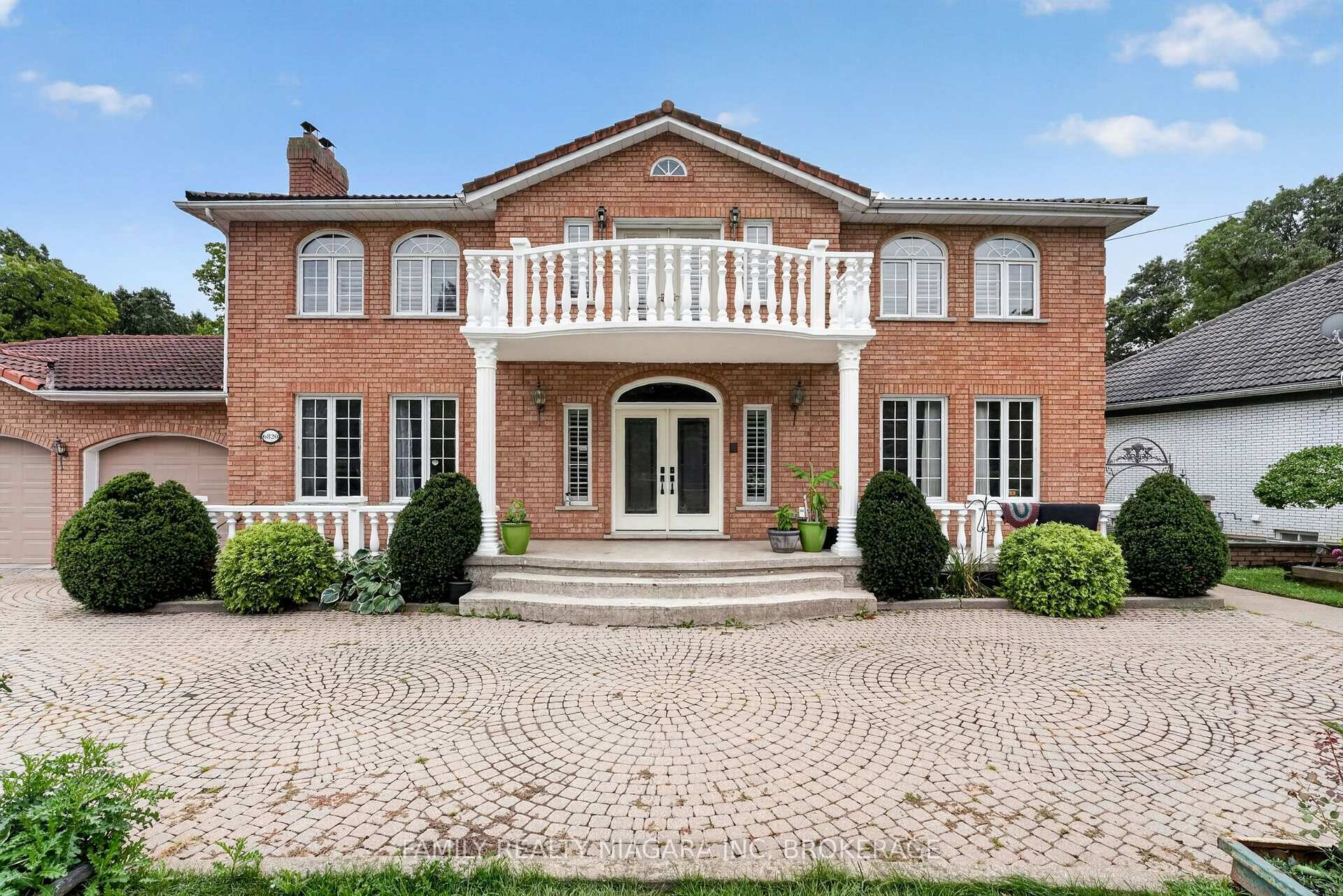 Photo 2 of 6820 Mountain Road, Niagara Falls, Stamford — HOMEH