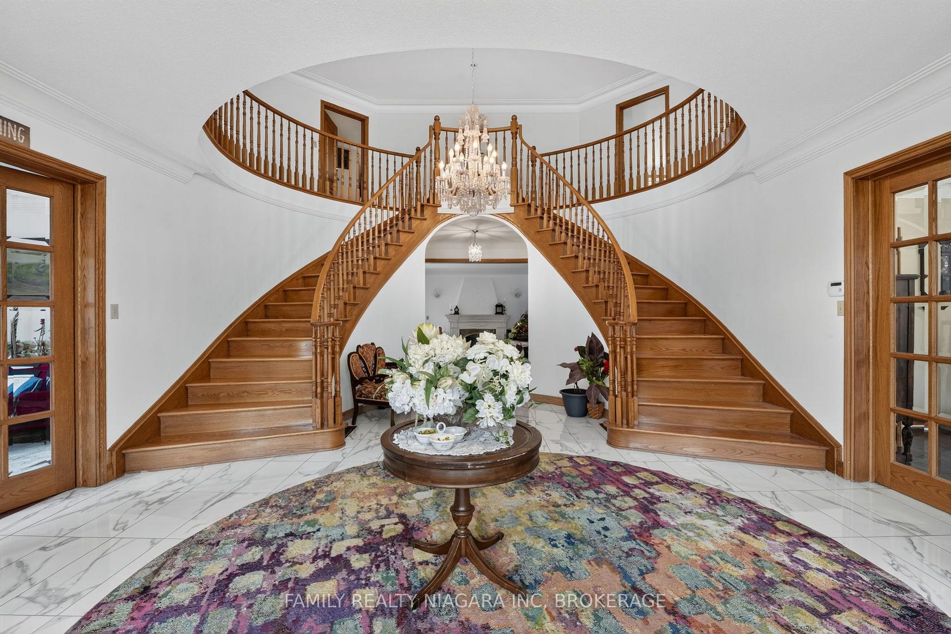 Photo 6 of 6820 Mountain Road, Niagara Falls, Stamford — HOMEH