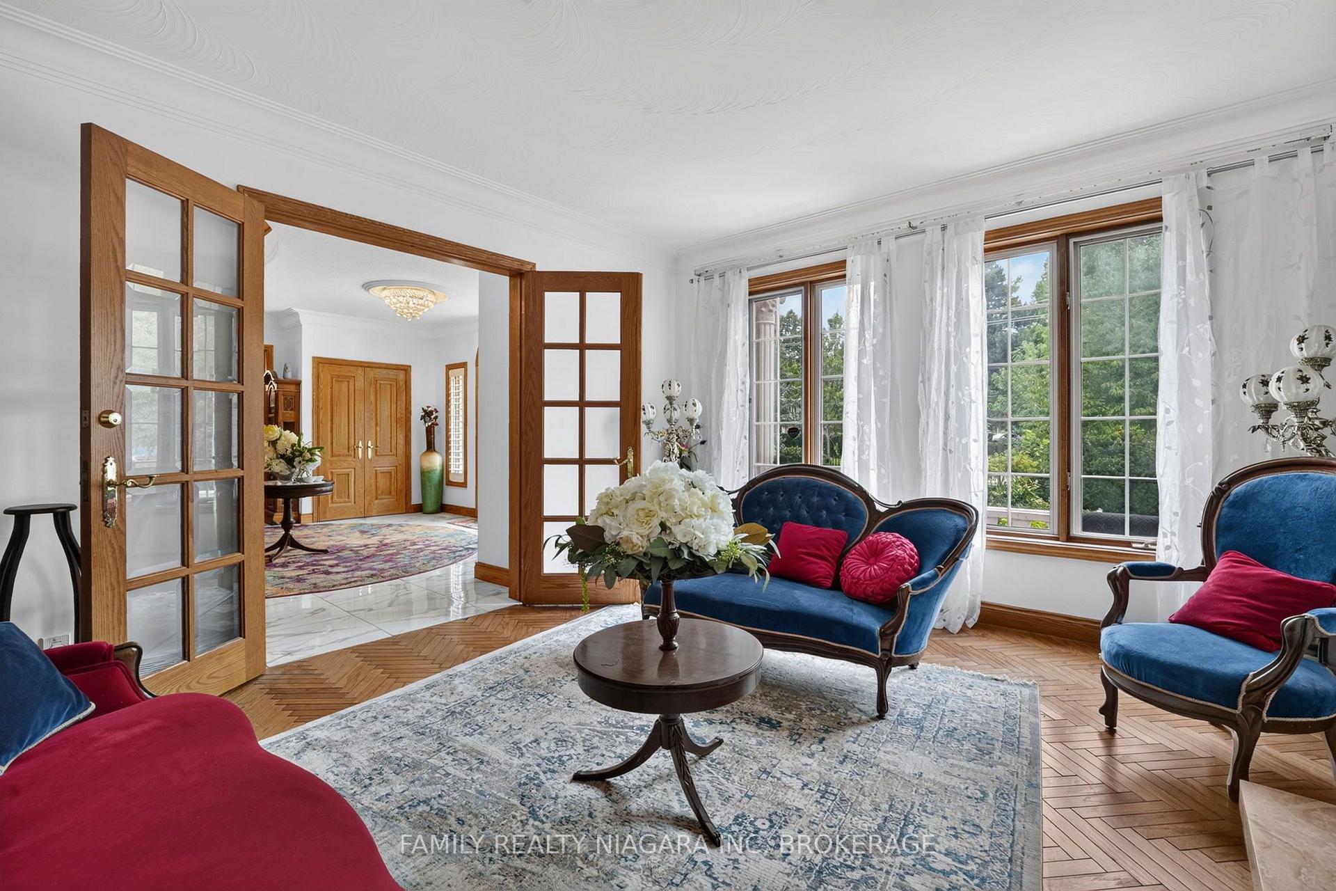 Photo 8 of 6820 Mountain Road, Niagara Falls, Stamford — HOMEH
