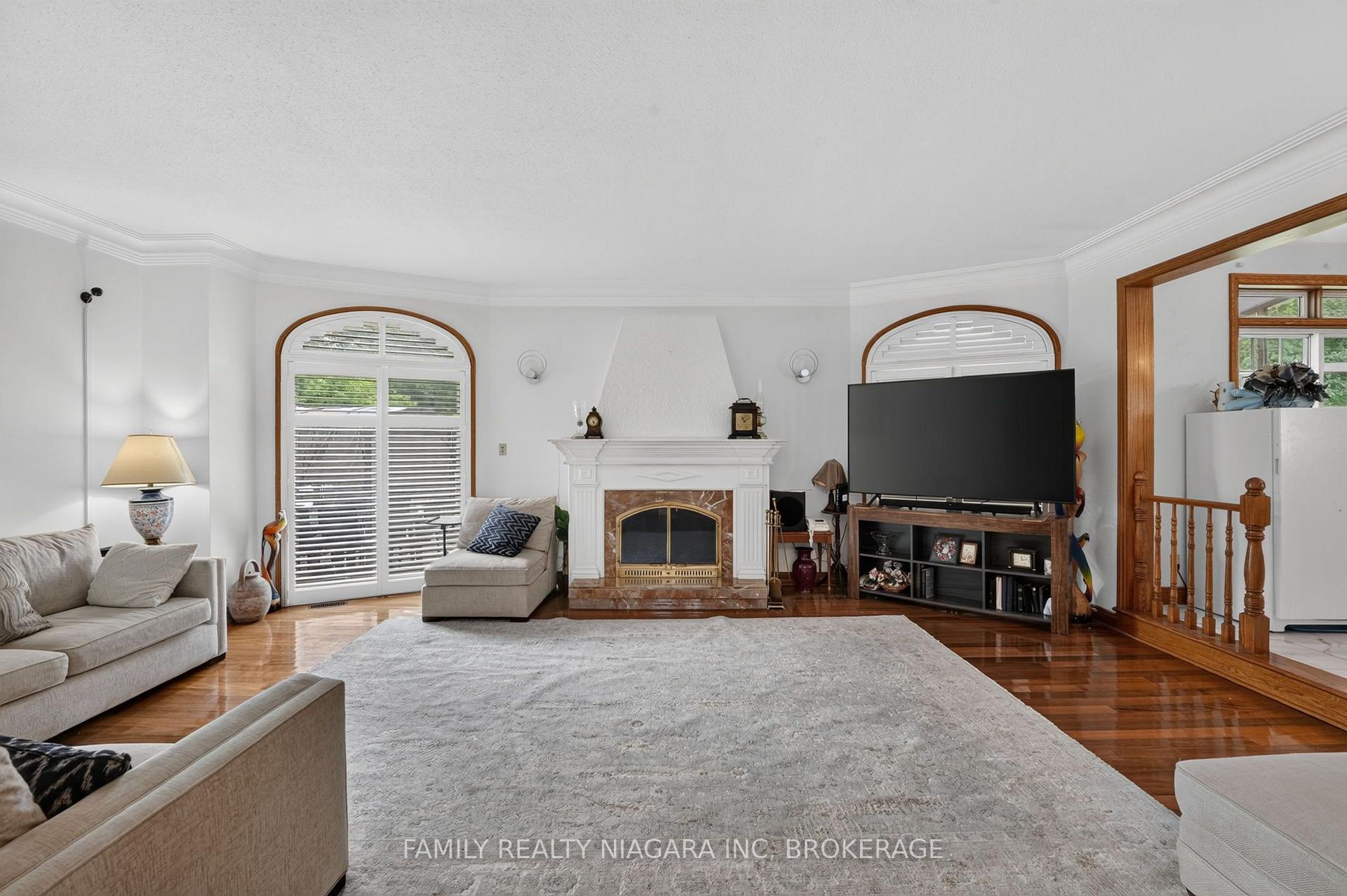 Photo 15 of 6820 Mountain Road, Niagara Falls, Stamford — HOMEH