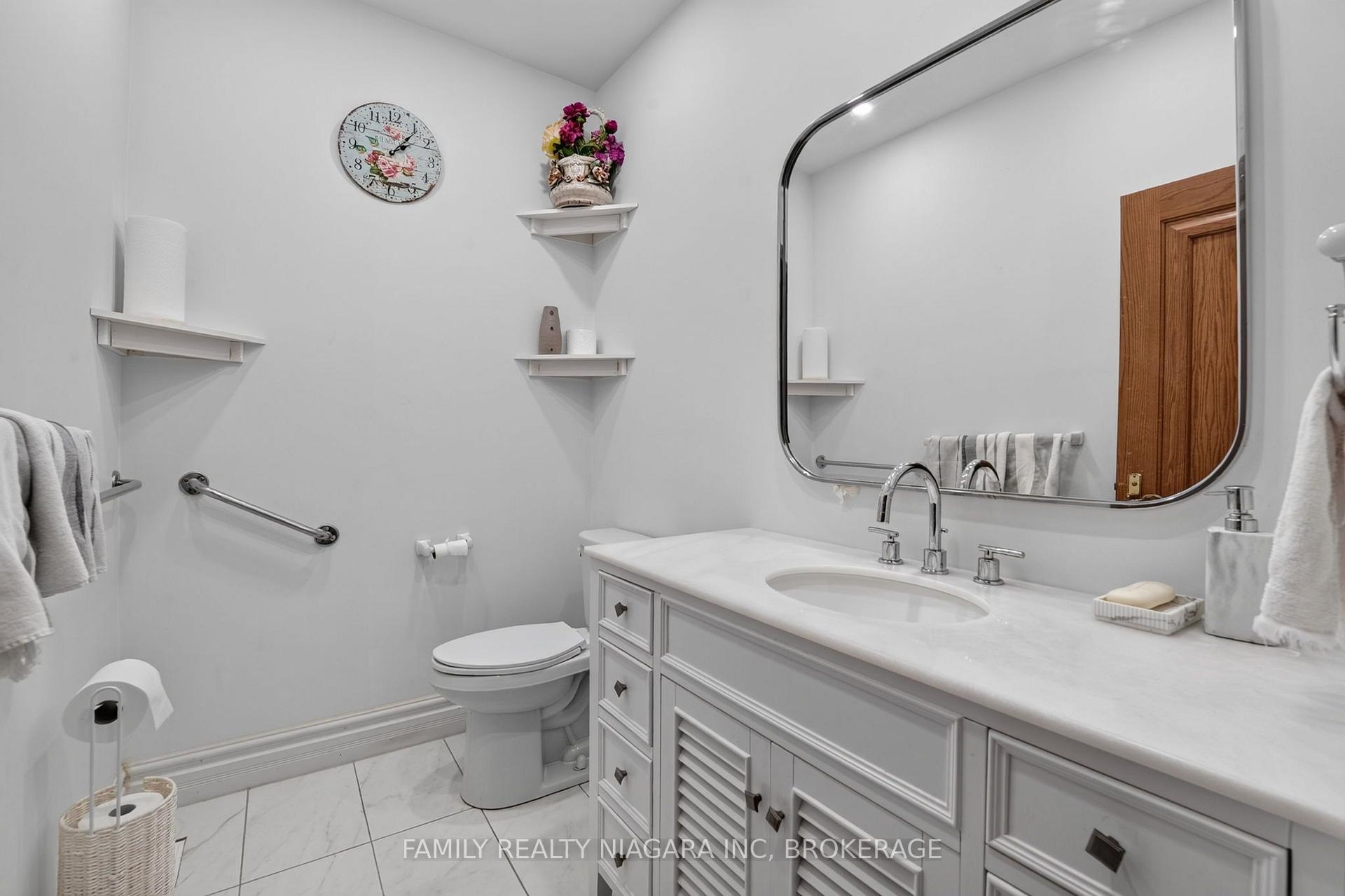 Photo 18 of 6820 Mountain Road, Niagara Falls, Stamford — HOMEH