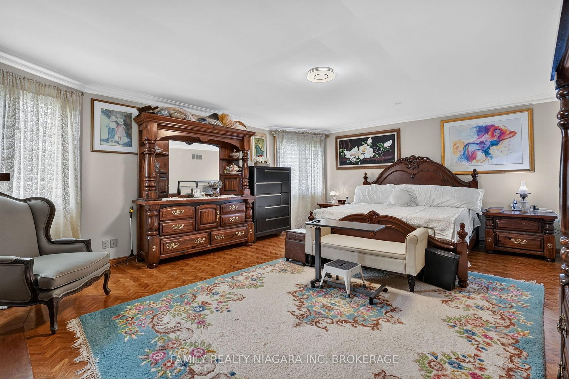 Photo 23 of 6820 Mountain Road, Niagara Falls, Stamford — HOMEH