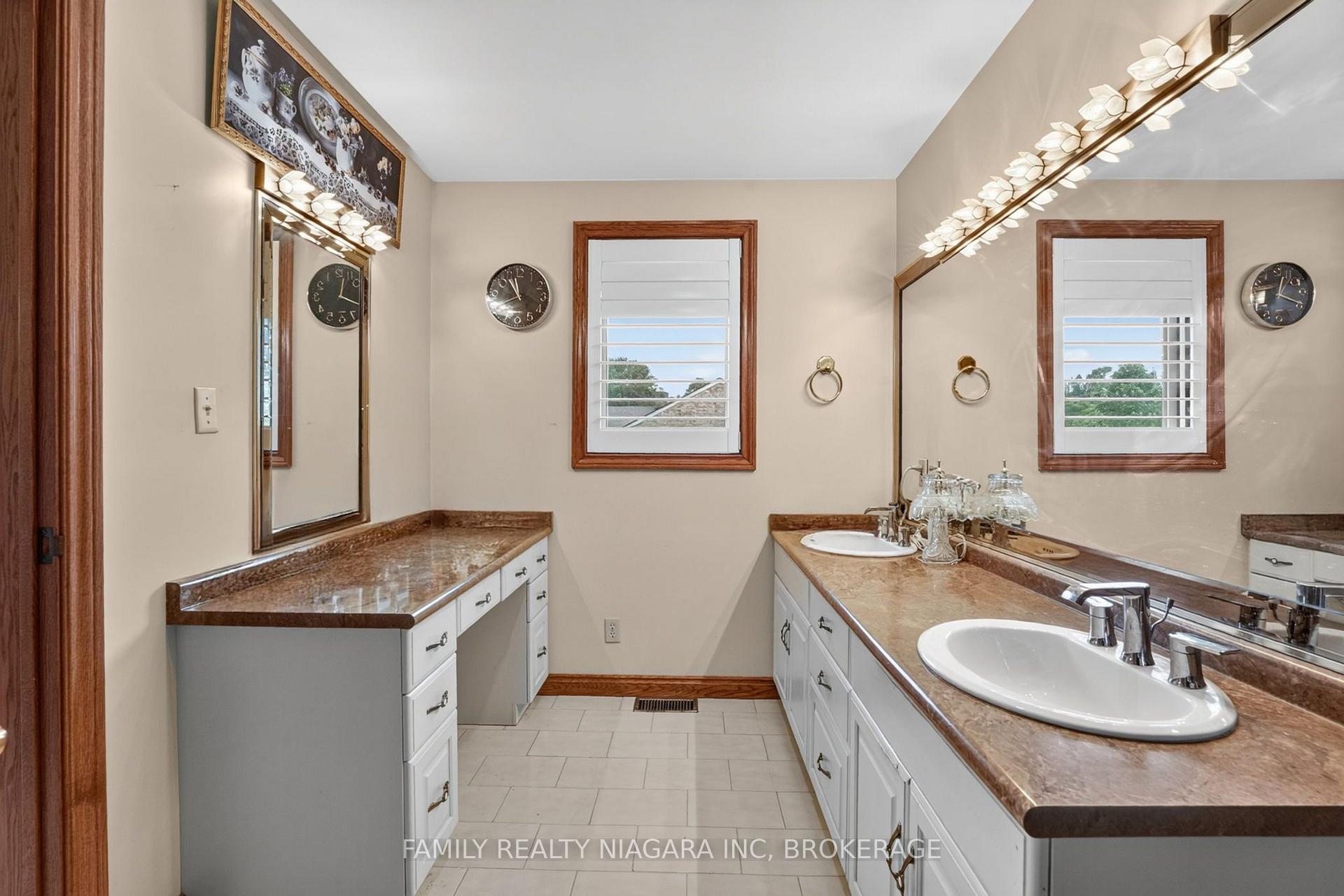 Photo 25 of 6820 Mountain Road, Niagara Falls, Stamford — HOMEH