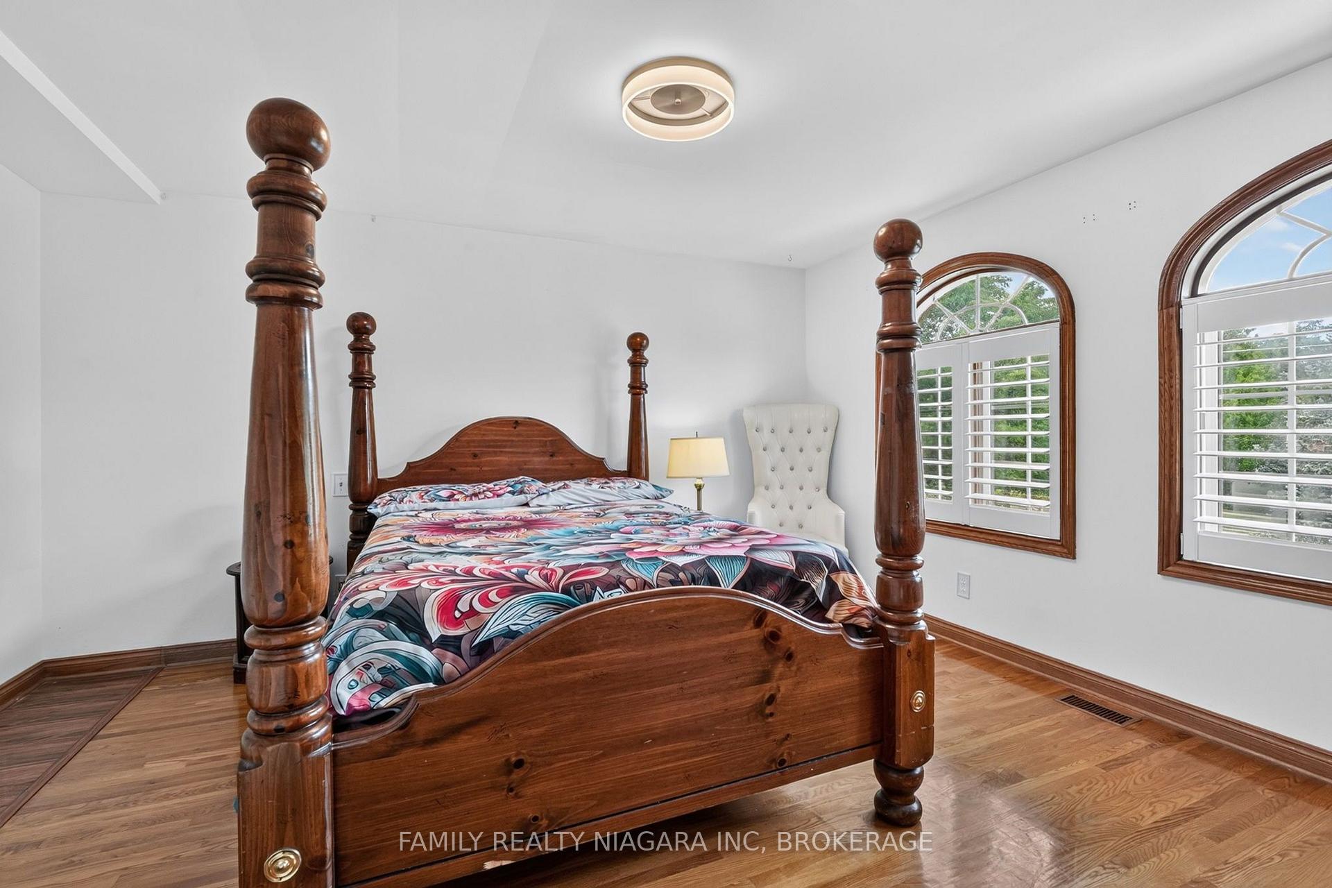 Photo 28 of 6820 Mountain Road, Niagara Falls, Stamford — HOMEH