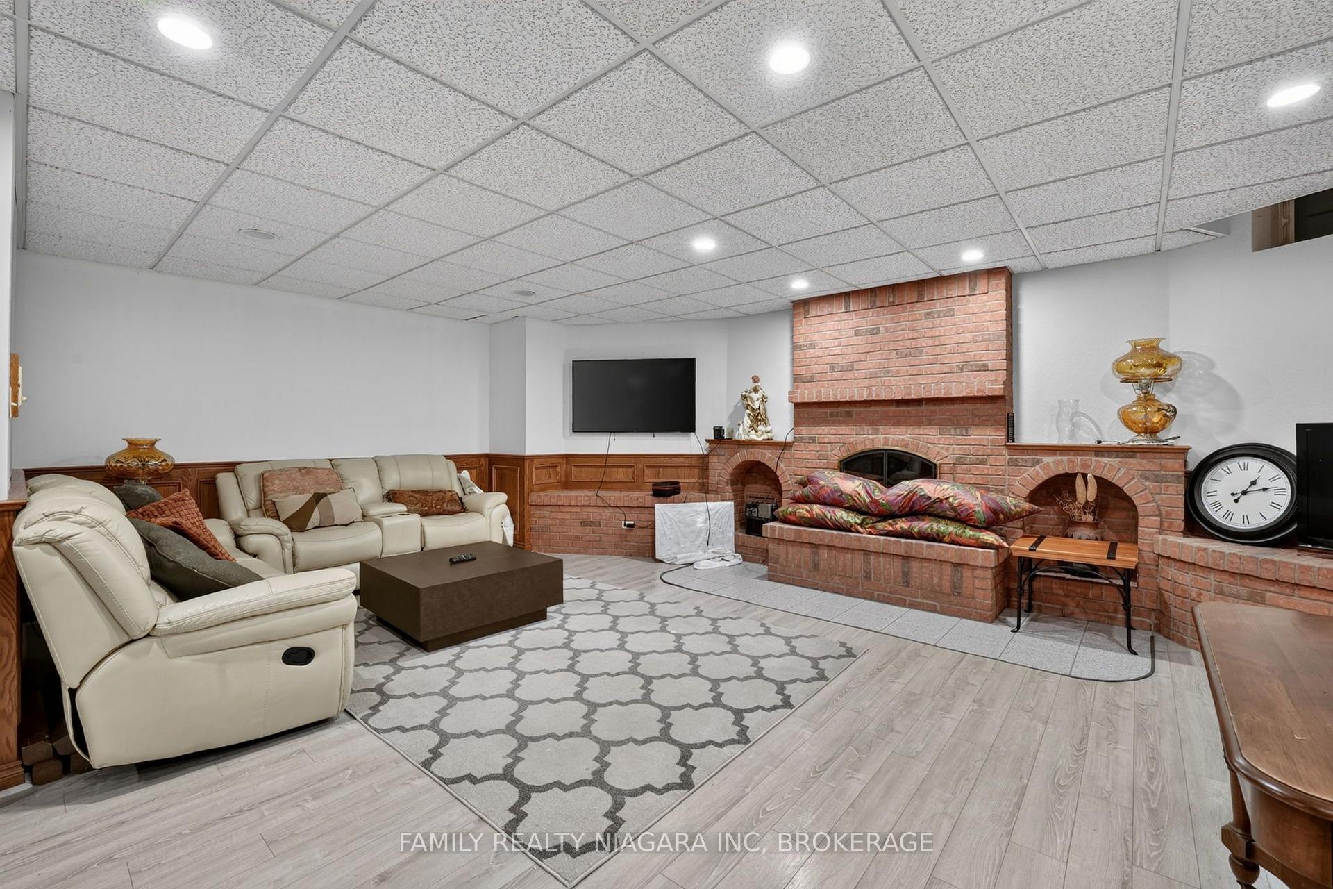 Photo 30 of 6820 Mountain Road, Niagara Falls, Stamford — HOMEH