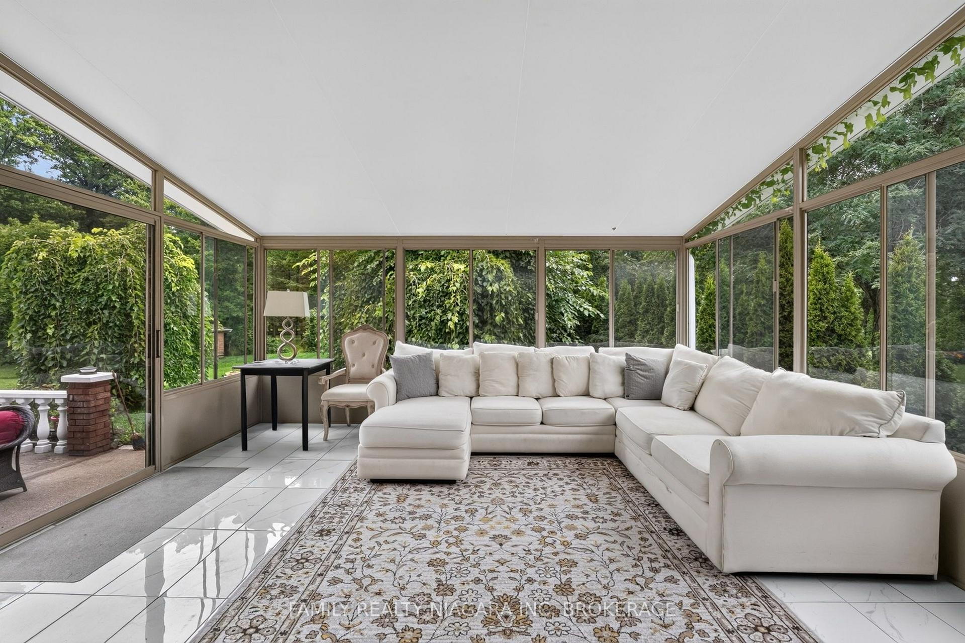 Photo 37 of 6820 Mountain Road, Niagara Falls, Stamford — HOMEH