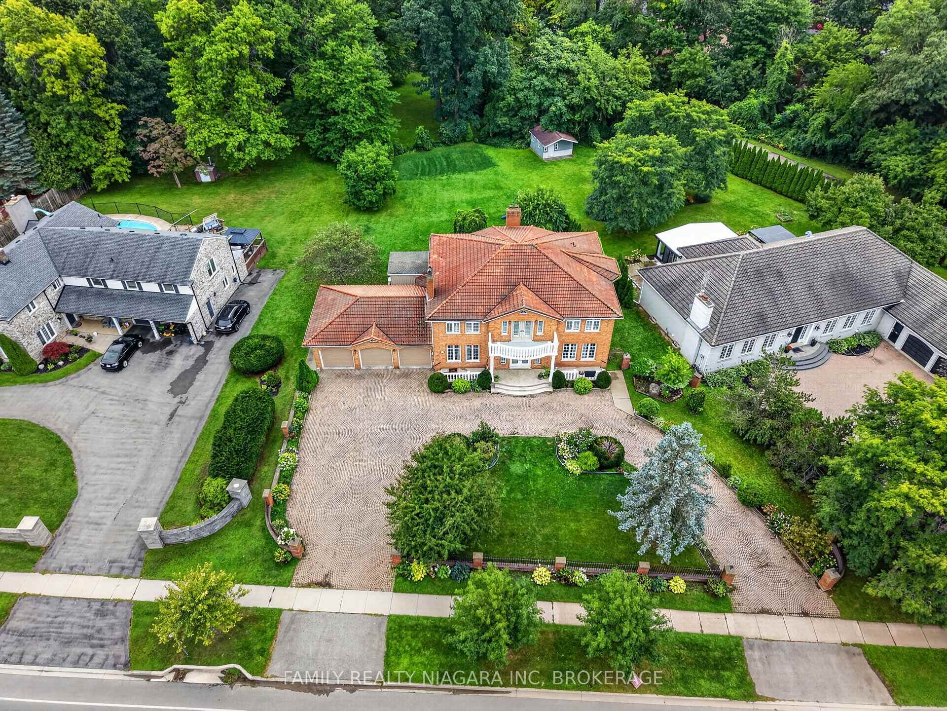 Photo 42 of 6820 Mountain Road, Niagara Falls, Stamford — HOMEH
