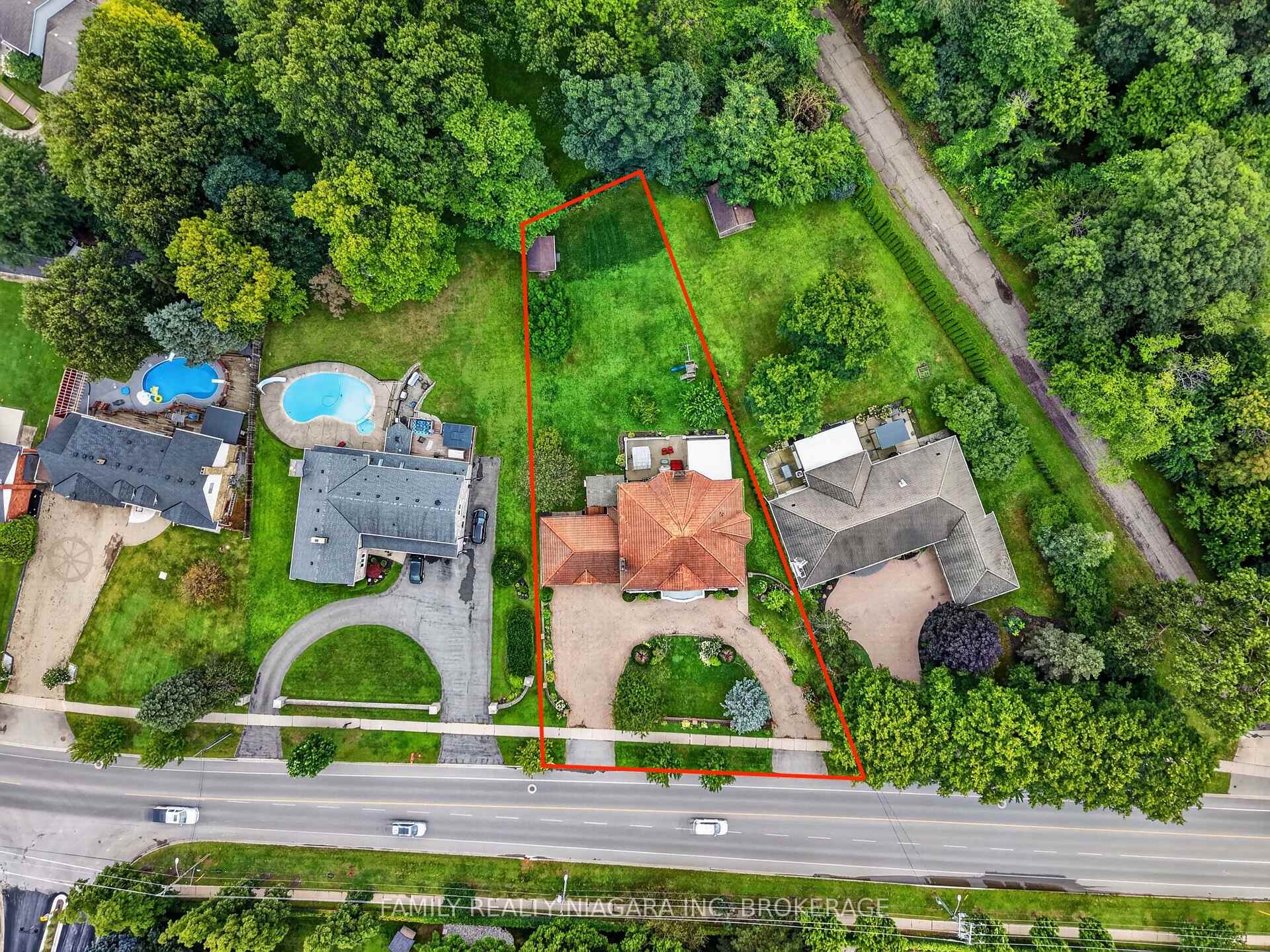 Photo 43 of 6820 Mountain Road, Niagara Falls, Stamford — HOMEH