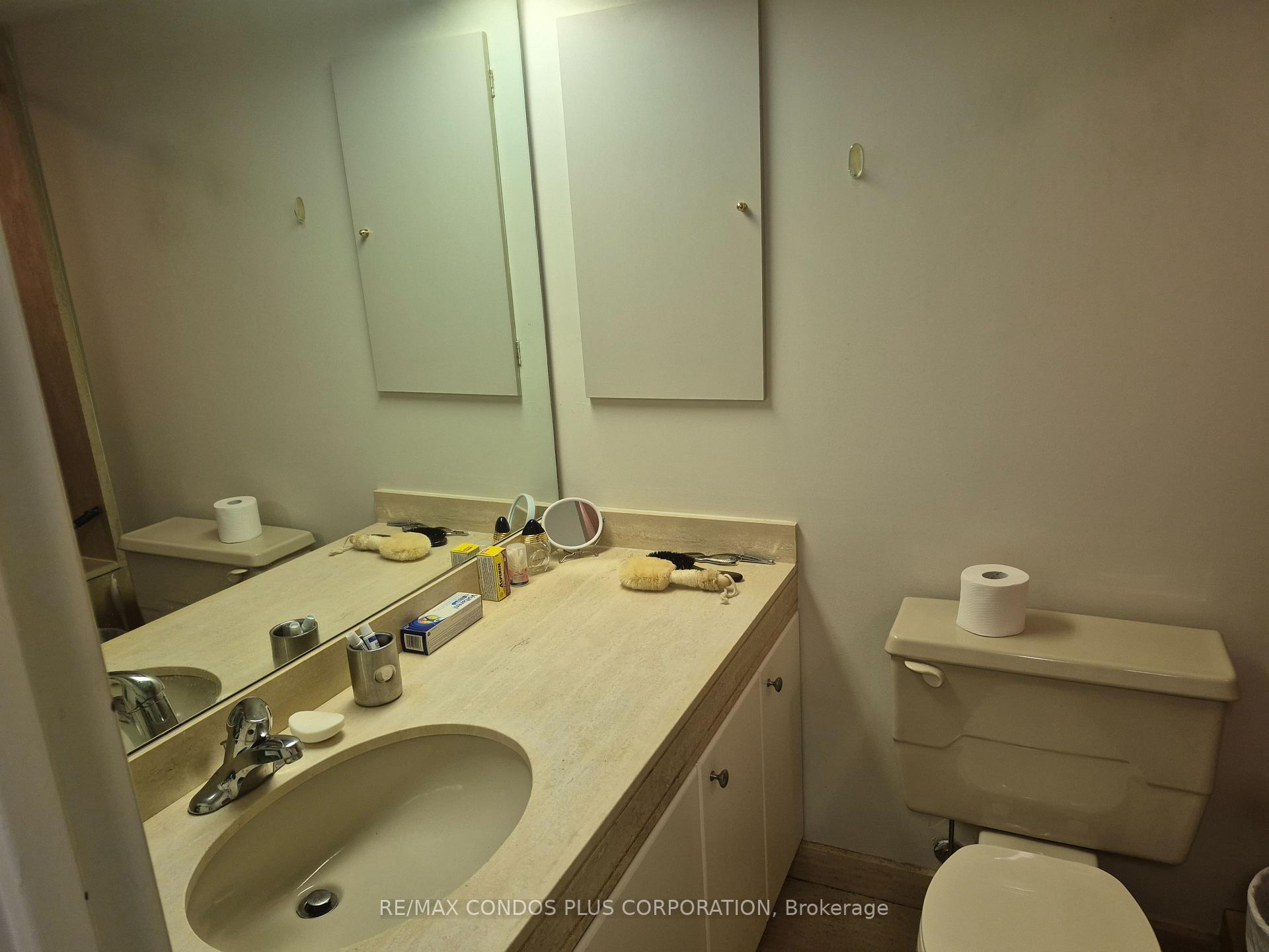 Photo 15 of Unit 1914, 55 Harbour Square, Toronto, Waterfront Communities — HOMEH