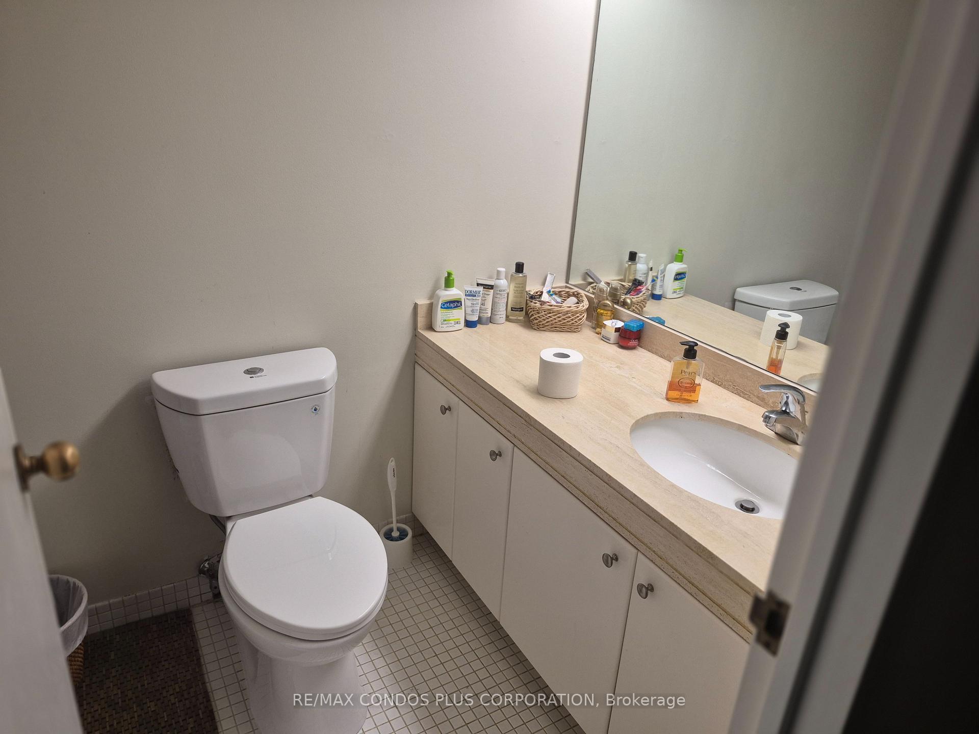 Photo 17 of Unit 1914, 55 Harbour Square, Toronto, Waterfront Communities — HOMEH