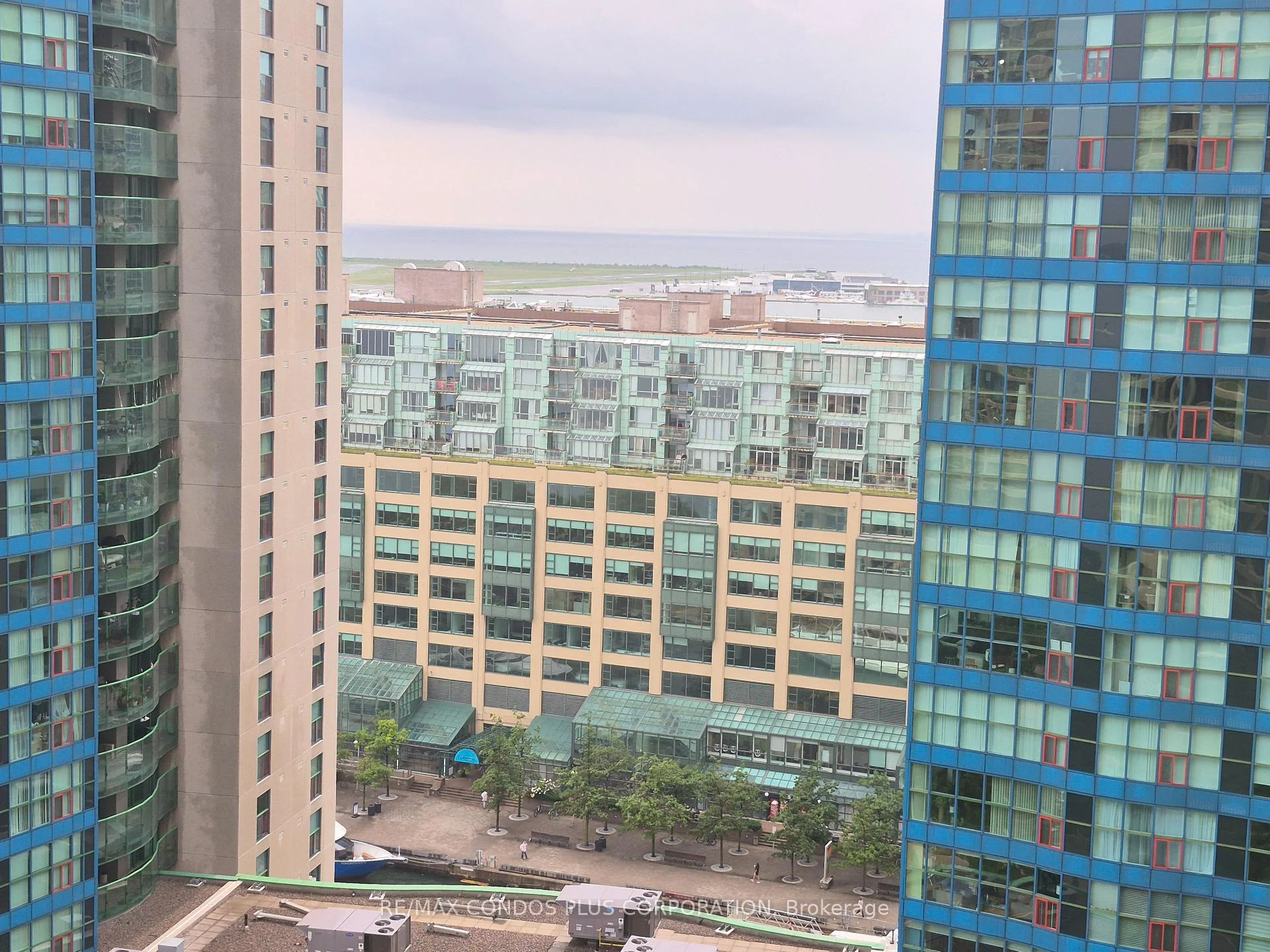 Photo 10 of Unit 1914, 55 Harbour Square, Toronto, Waterfront Communities — HOMEH