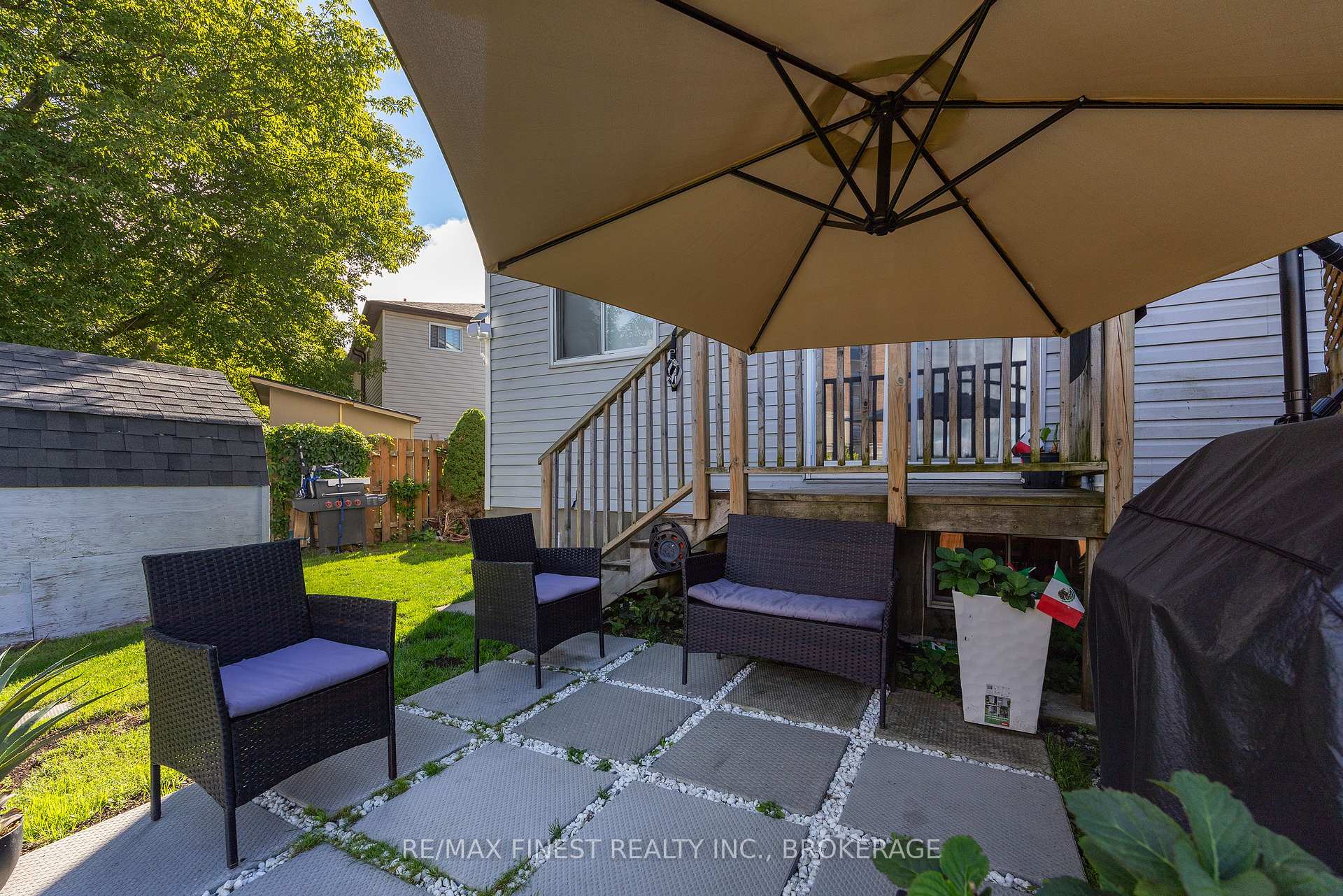 Photo 11 of 944 Uxbridge Crescent, Kingston, East Gardiners Rd — HOMEH