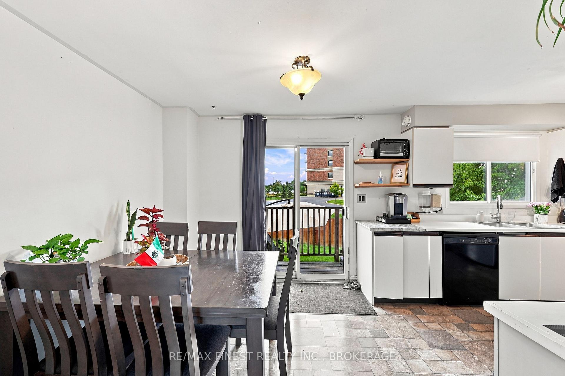 Photo 16 of 944 Uxbridge Crescent, Kingston, East Gardiners Rd — HOMEH