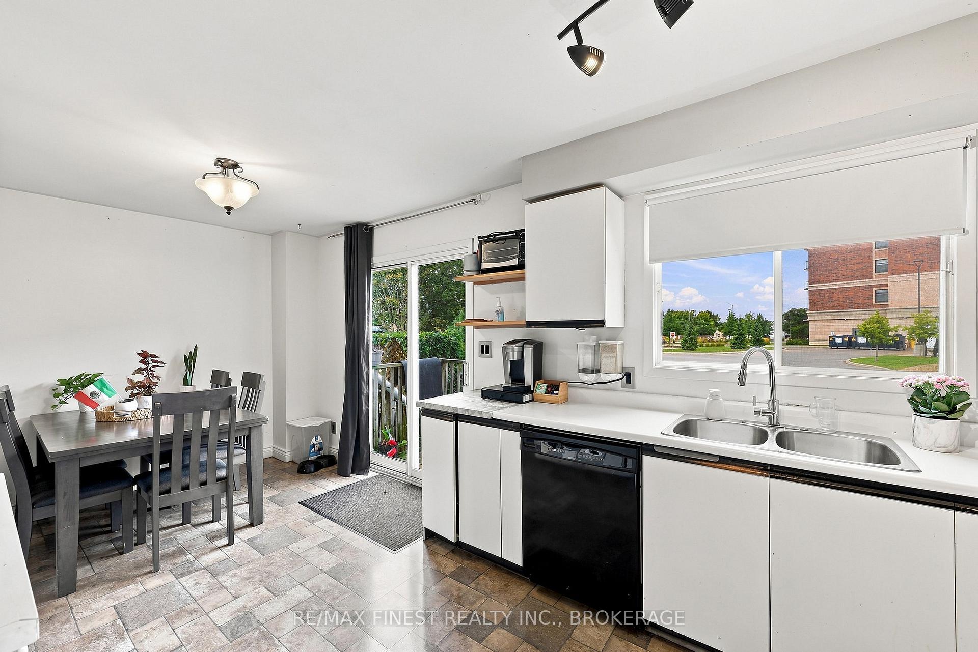 Photo 18 of 944 Uxbridge Crescent, Kingston, East Gardiners Rd — HOMEH