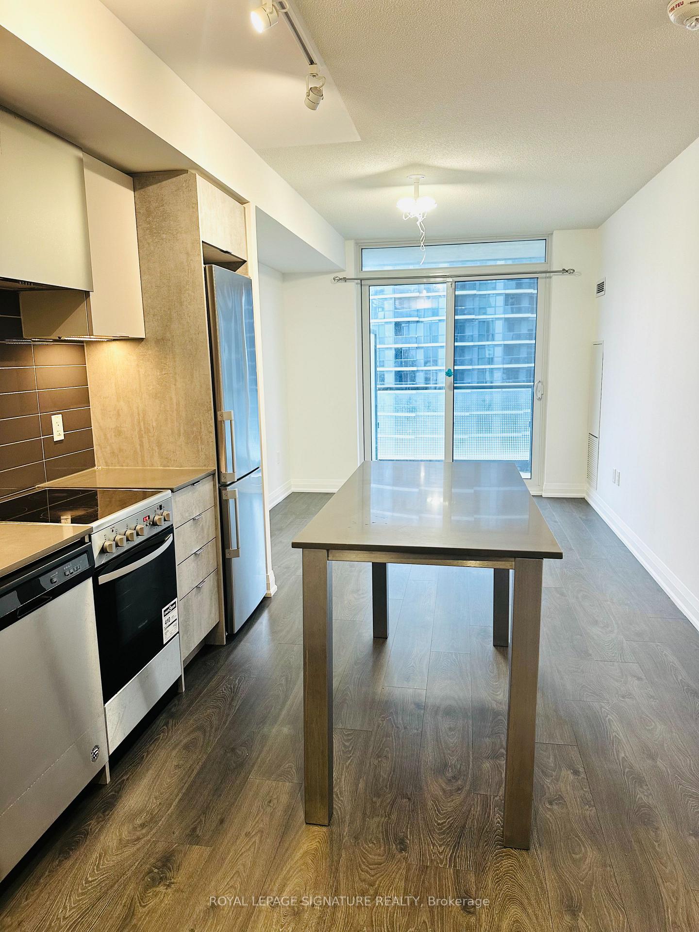 Photo 3 of Unit 1704, 30 Gibbs Road, Etobicoke, Islington-City Centre West — HOMEH