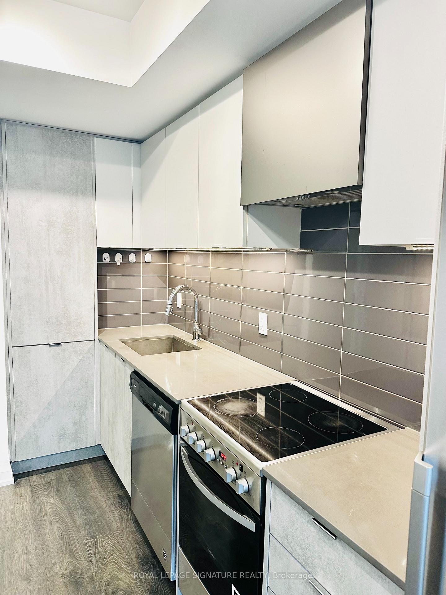 Photo 4 of Unit 1704, 30 Gibbs Road, Etobicoke, Islington-City Centre West — HOMEH