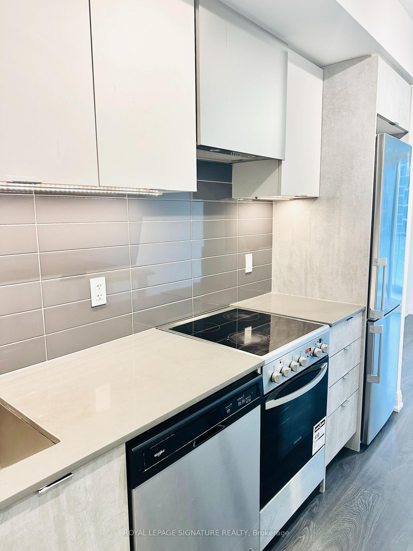 Photo 5 of Unit 1704, 30 Gibbs Road, Etobicoke, Islington-City Centre West — HOMEH