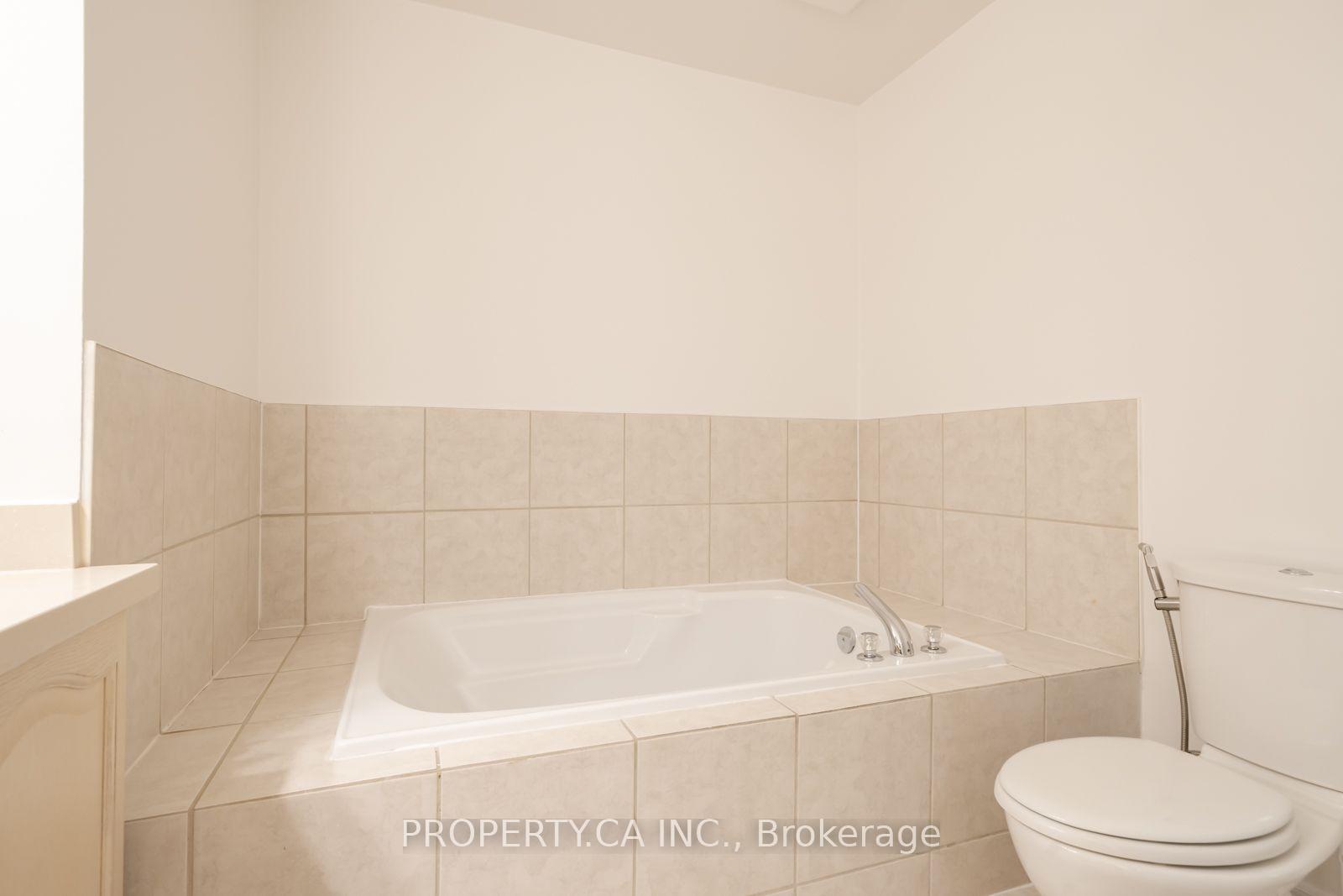 Photo 36 of 50 Winners Circle, Toronto, The Beaches — HOMEH