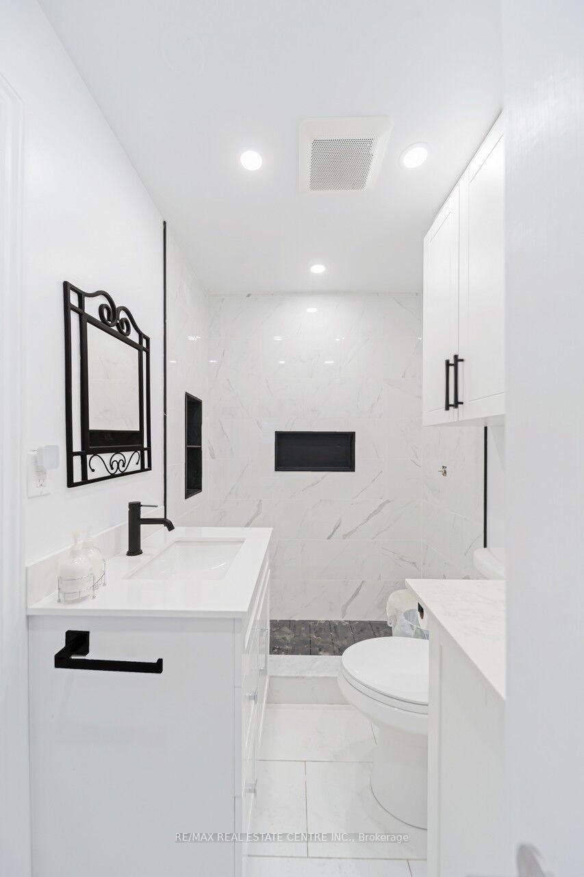 Photo 9 of 22 Neames Crescent, North York, Downsview-Roding-CFB — HOMEH
