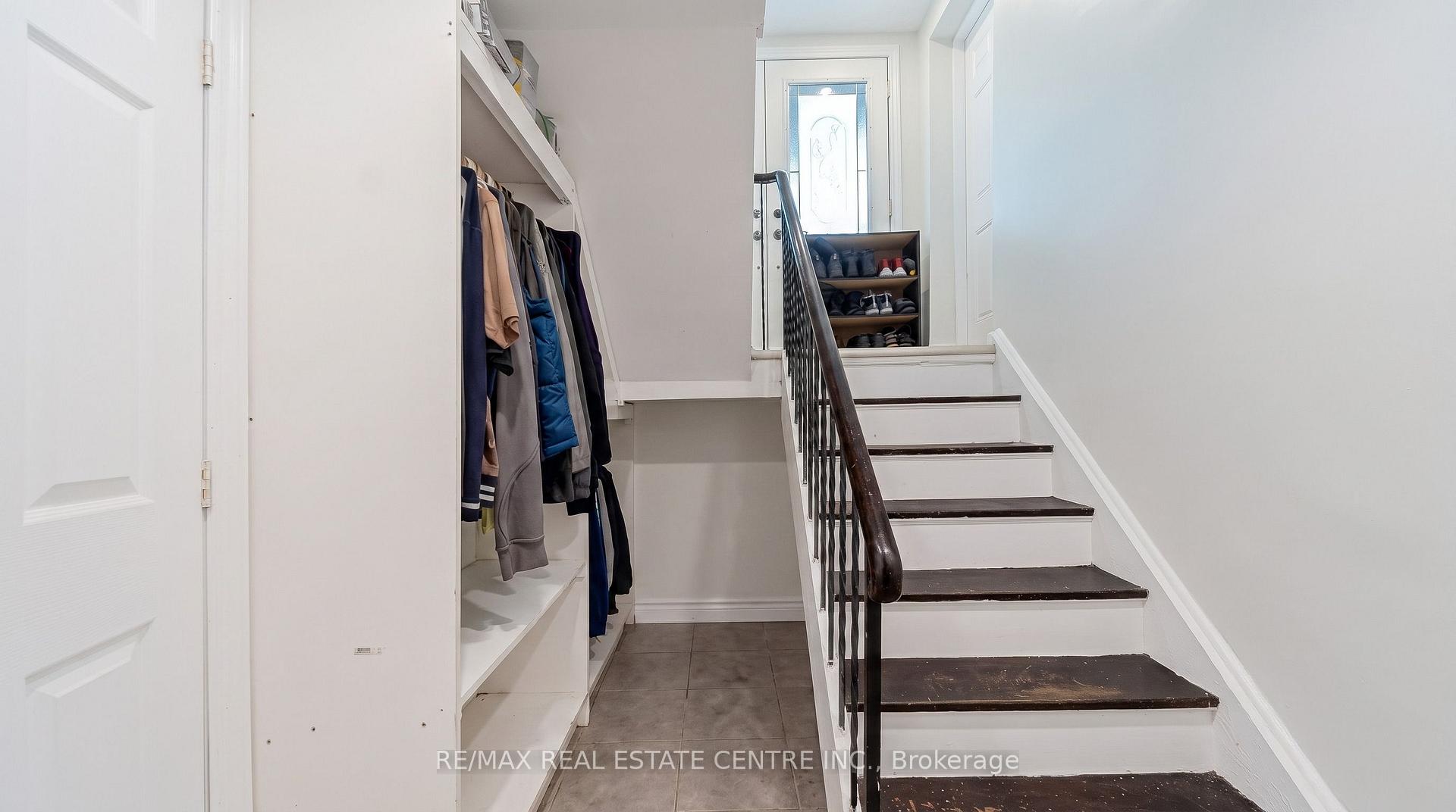 Photo 19 of 22 Neames Crescent, North York, Downsview-Roding-CFB — HOMEH