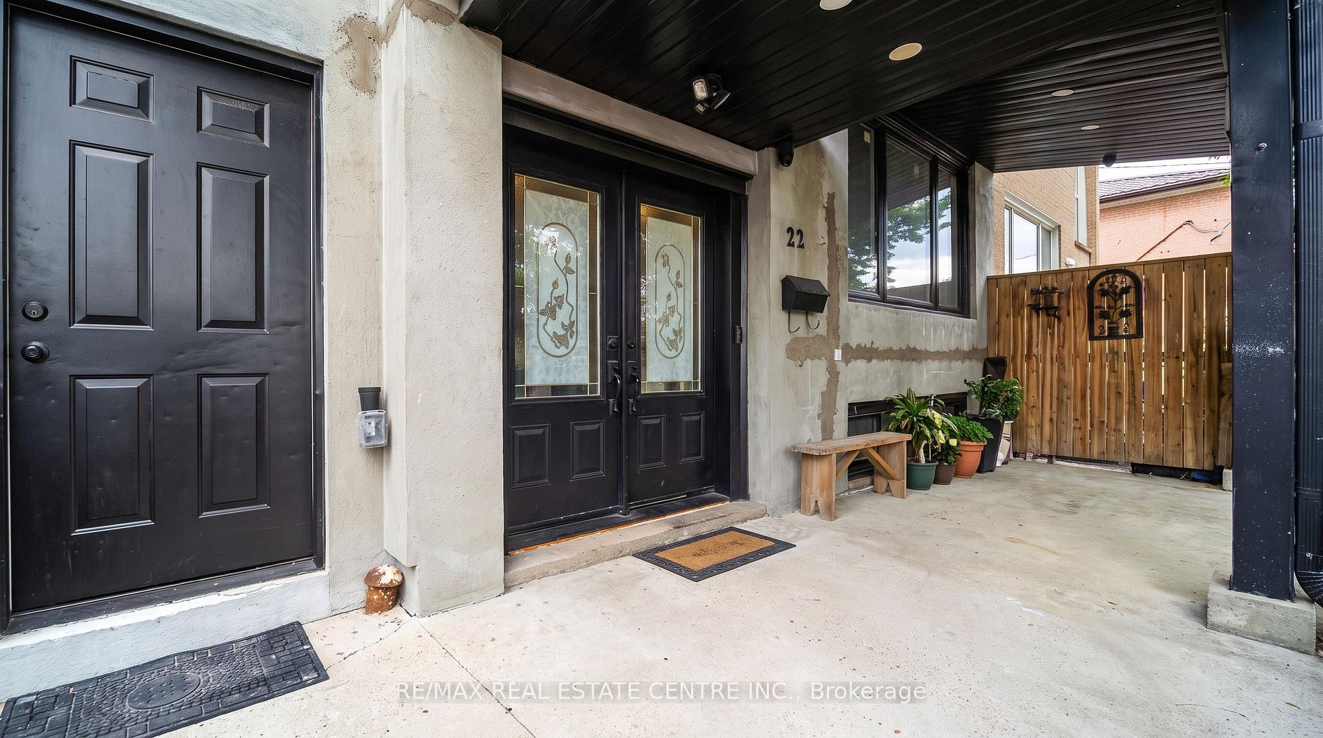 Photo 24 of 22 Neames Crescent, North York, Downsview-Roding-CFB — HOMEH