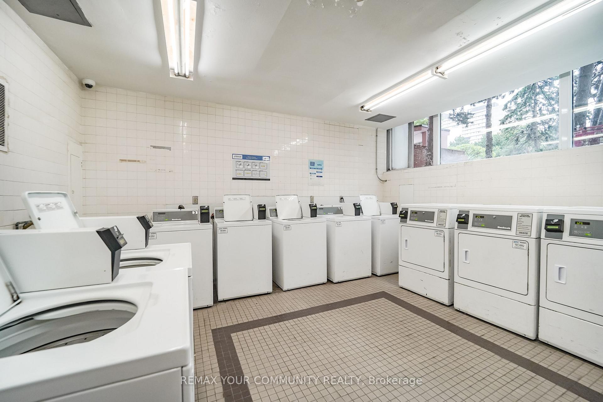 Photo 3 of Unit 1105, 100 Leeward Glenway, Toronto, Flemingdon Park — HOMEH