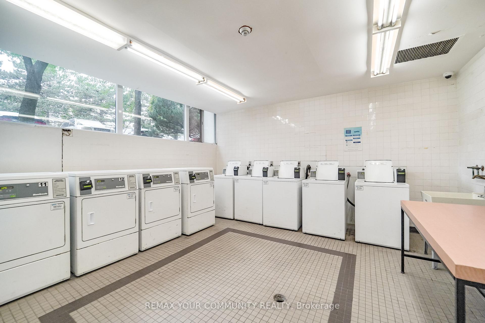 Photo 4 of Unit 1105, 100 Leeward Glenway, Toronto, Flemingdon Park — HOMEH