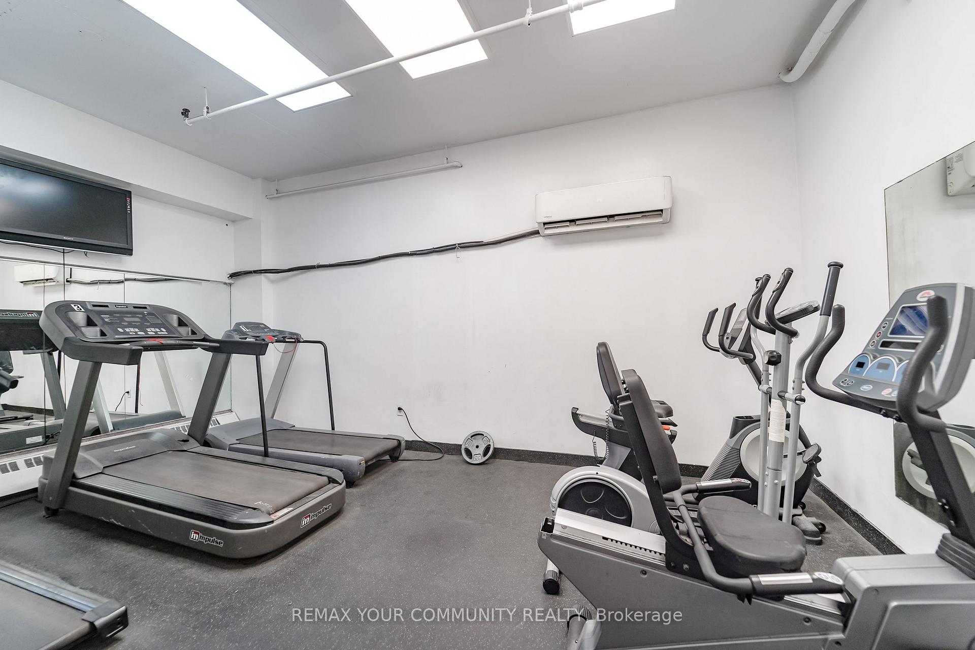Photo 5 of Unit 1105, 100 Leeward Glenway, Toronto, Flemingdon Park — HOMEH