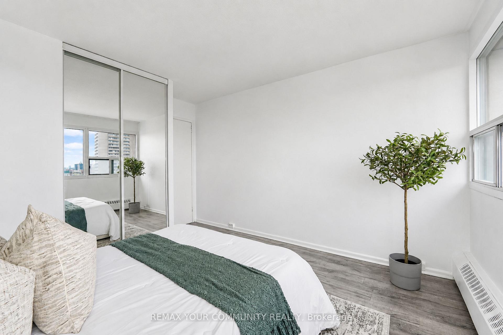 Photo 13 of Unit 1105, 100 Leeward Glenway, Toronto, Flemingdon Park — HOMEH