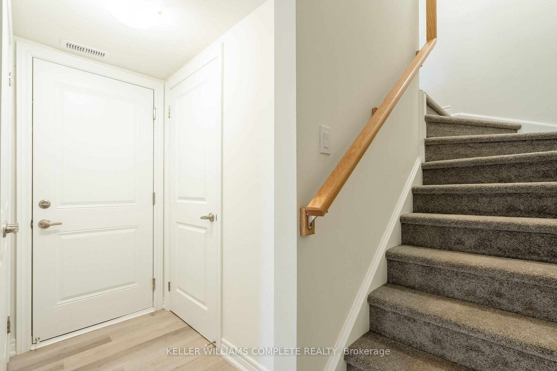 Photo 8 of 23 Dryden Lane, Hamilton, McQuesten — HOMEH