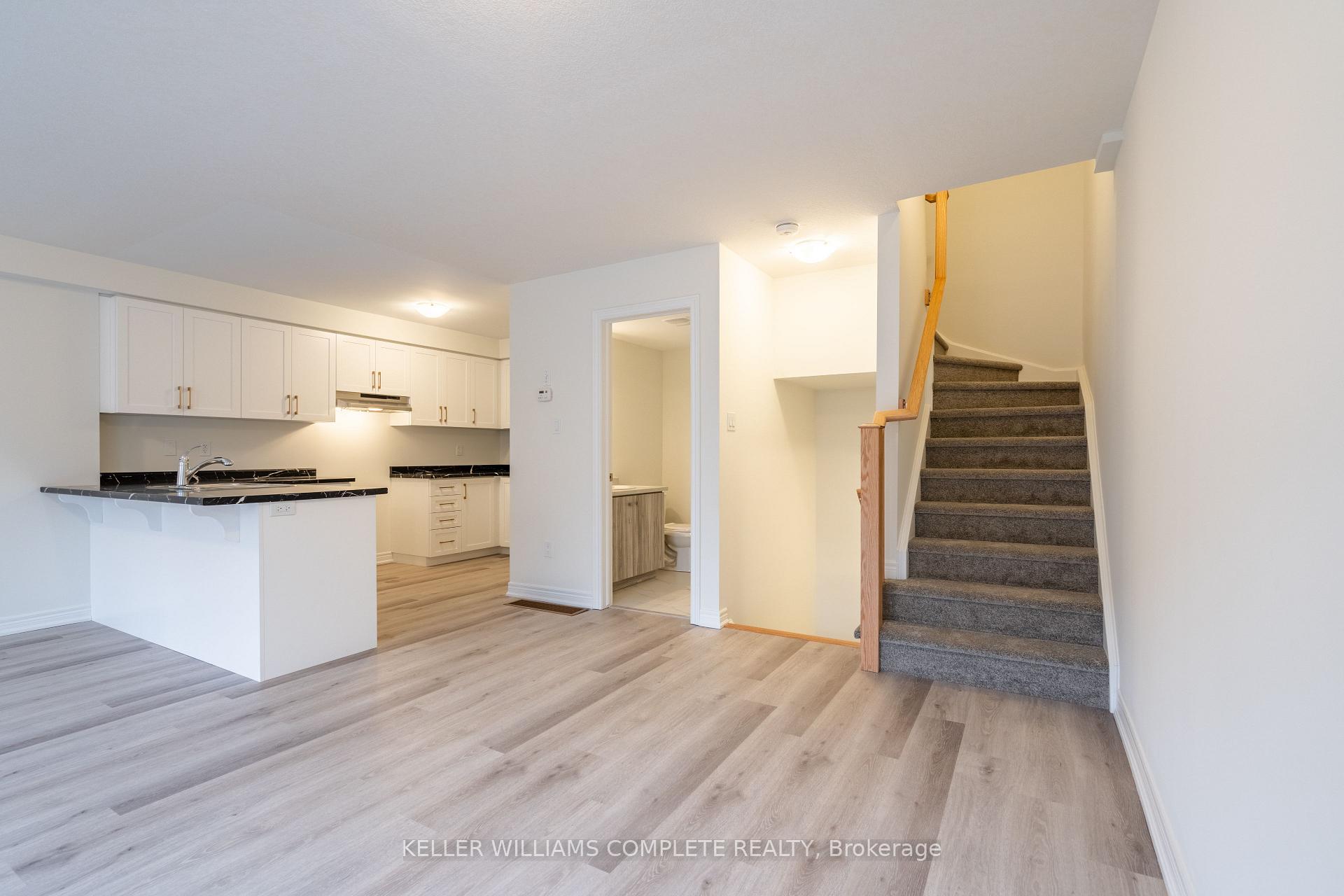 Photo 11 of 23 Dryden Lane, Hamilton, McQuesten — HOMEH