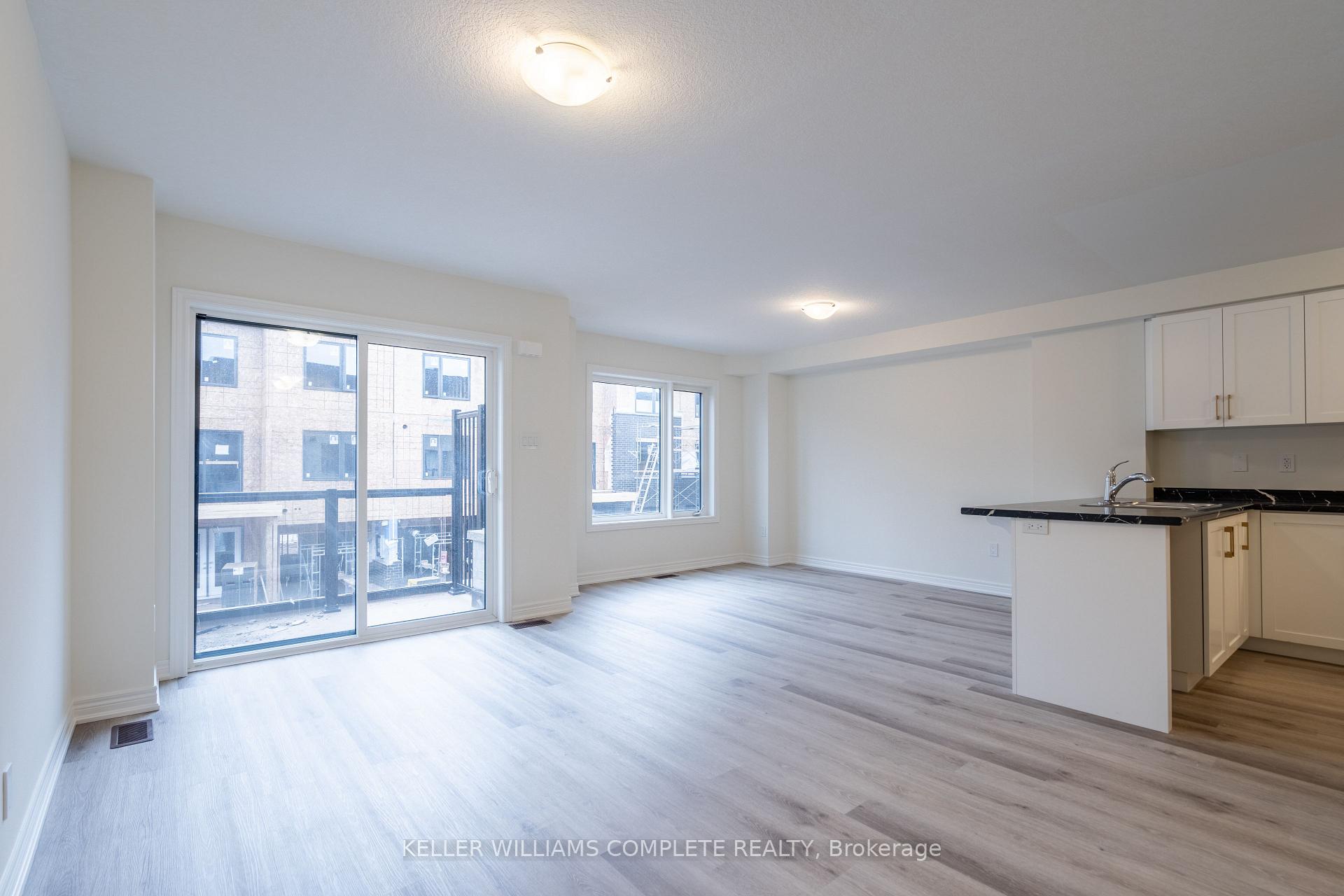 Photo 12 of 23 Dryden Lane, Hamilton, McQuesten — HOMEH