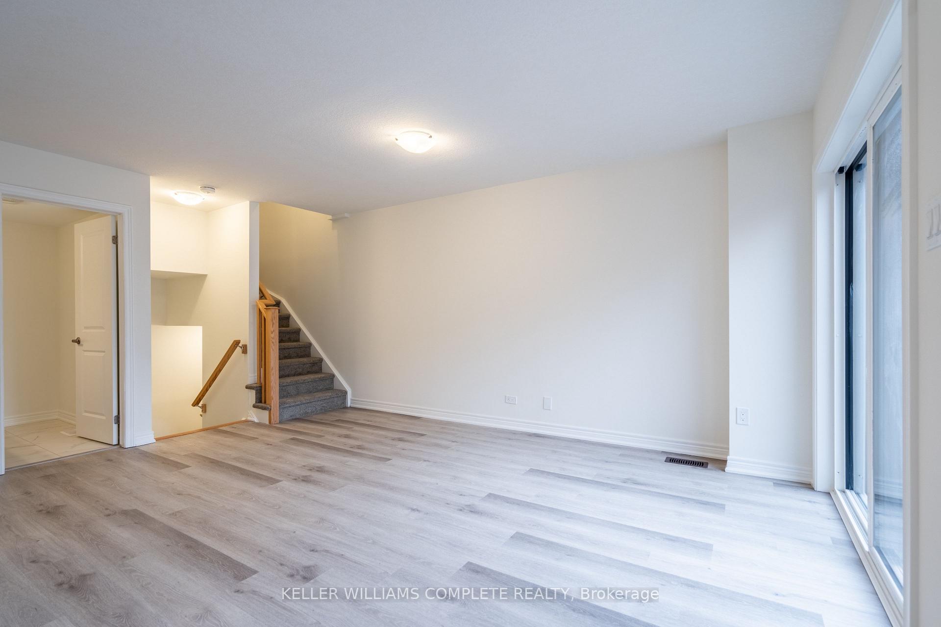 Photo 14 of 23 Dryden Lane, Hamilton, McQuesten — HOMEH