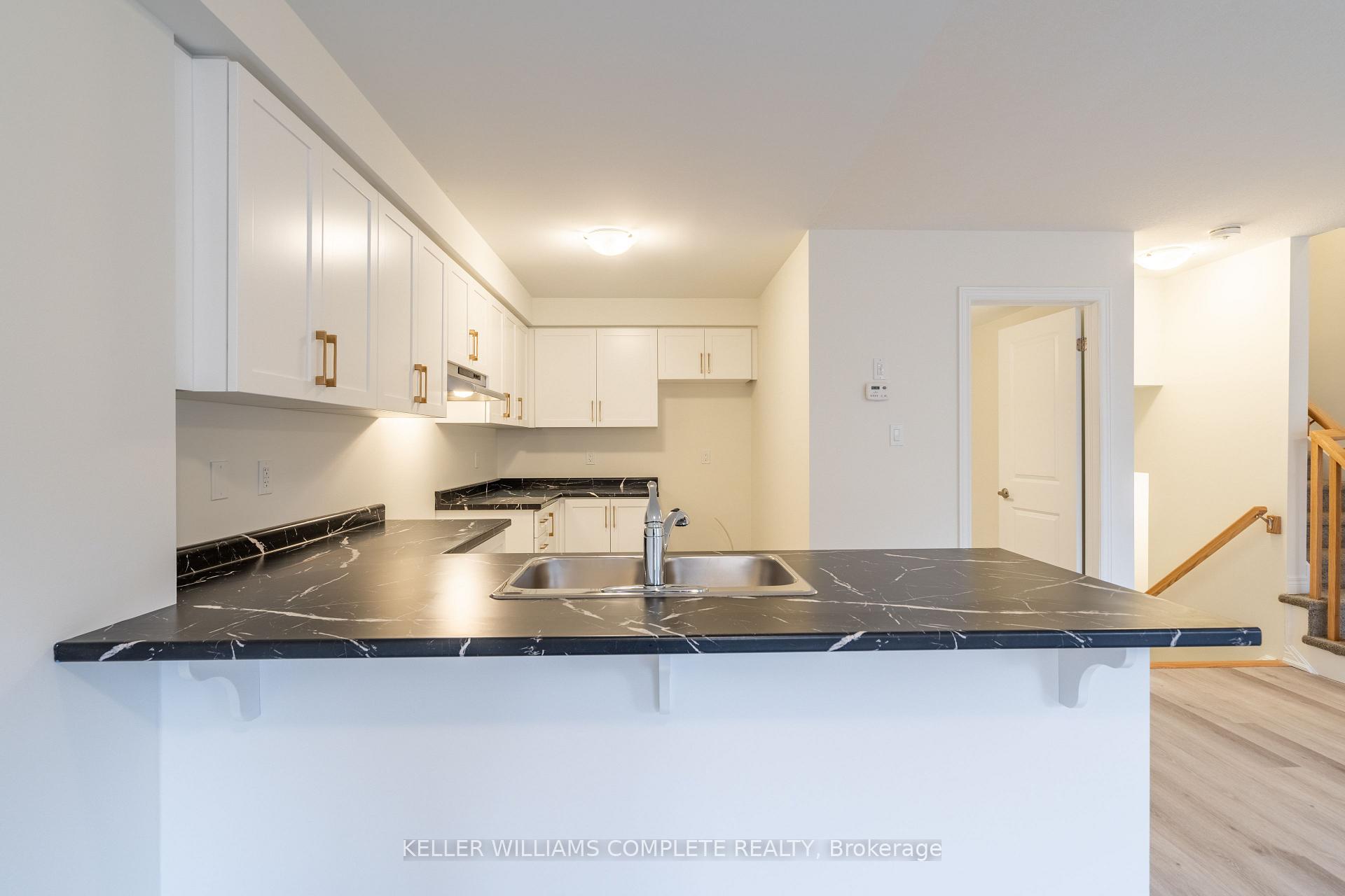 Photo 20 of 23 Dryden Lane, Hamilton, McQuesten — HOMEH