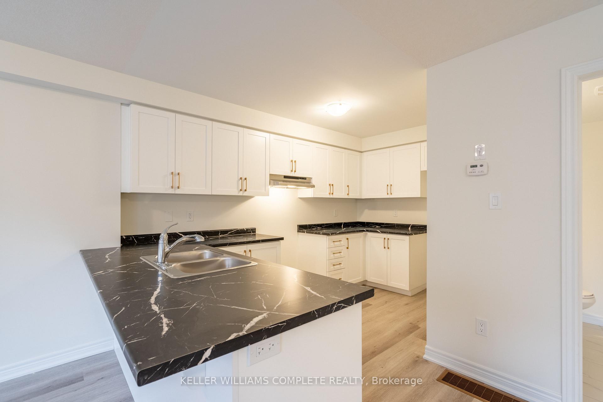 Photo 21 of 23 Dryden Lane, Hamilton, McQuesten — HOMEH