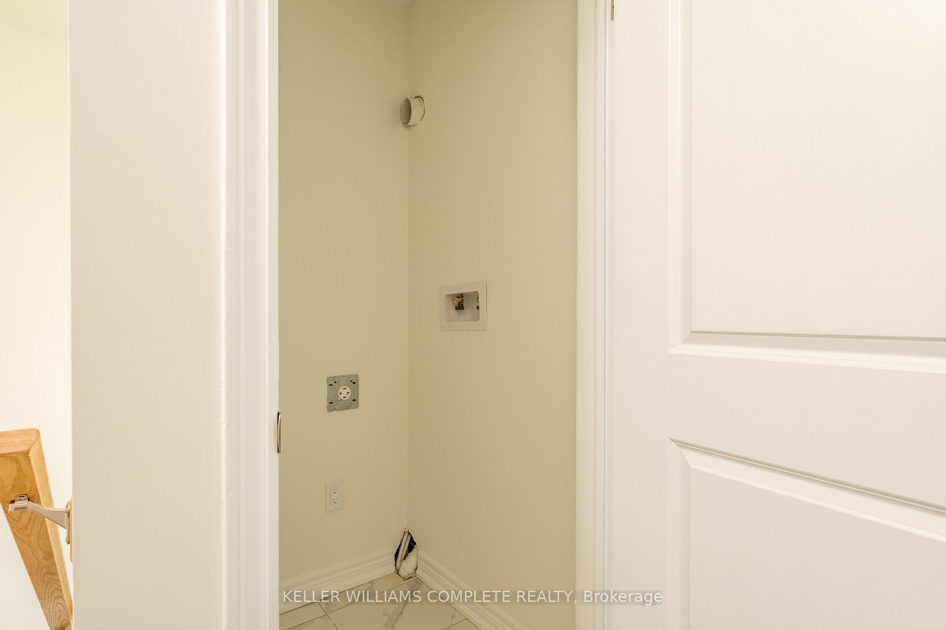 Photo 28 of 23 Dryden Lane, Hamilton, McQuesten — HOMEH