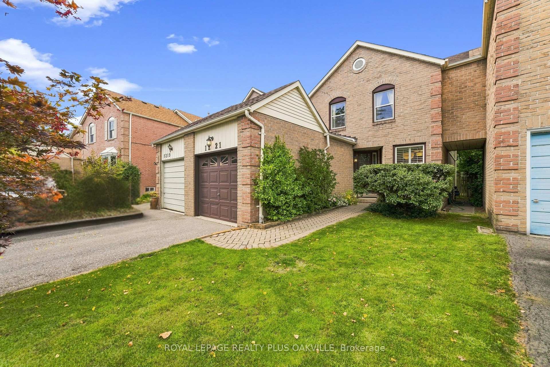Photo 1 of 1221 Hedgestone Crescent, Oakville, Glen Abbey — HOMEH