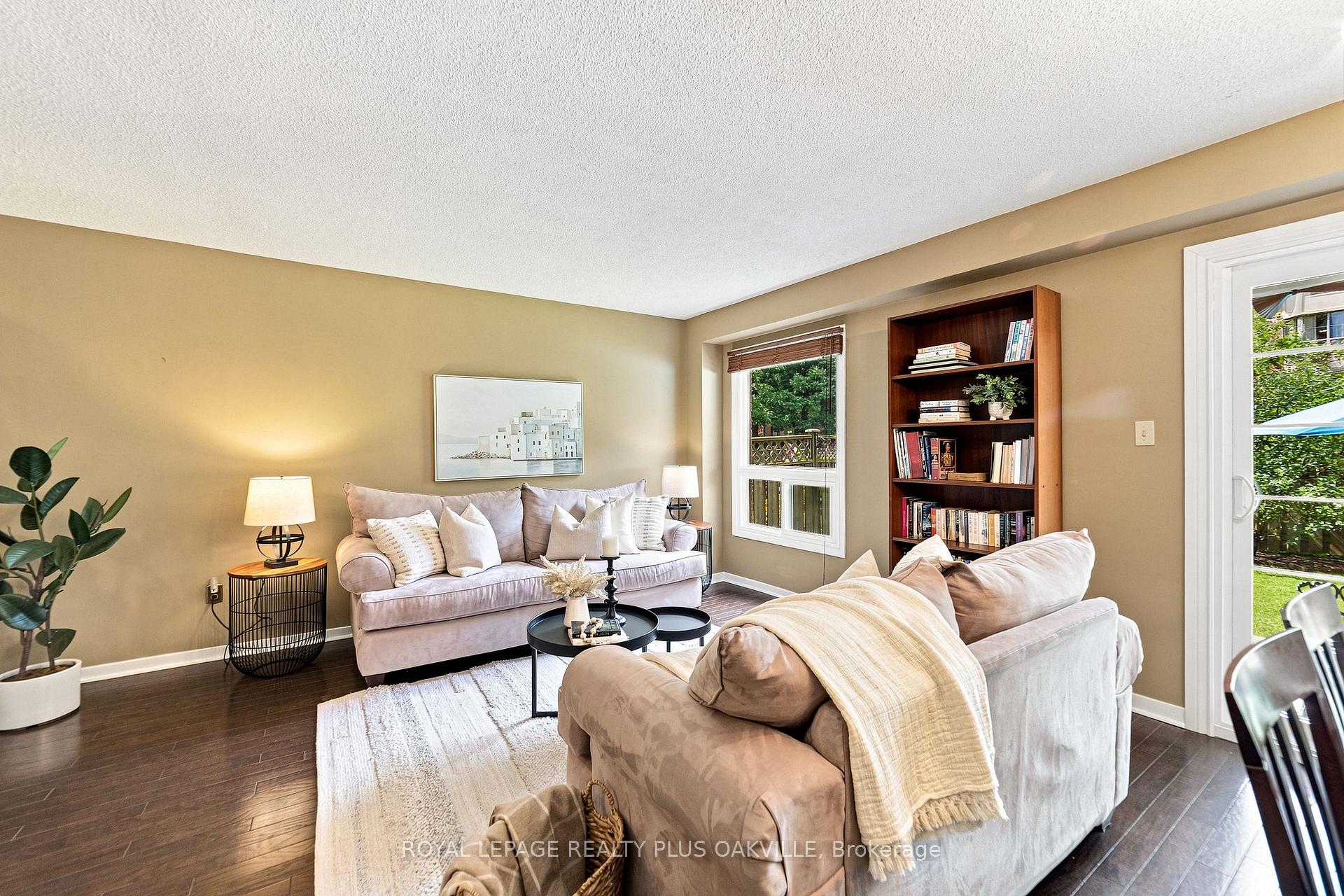 Photo 14 of 1221 Hedgestone Crescent, Oakville, Glen Abbey — HOMEH