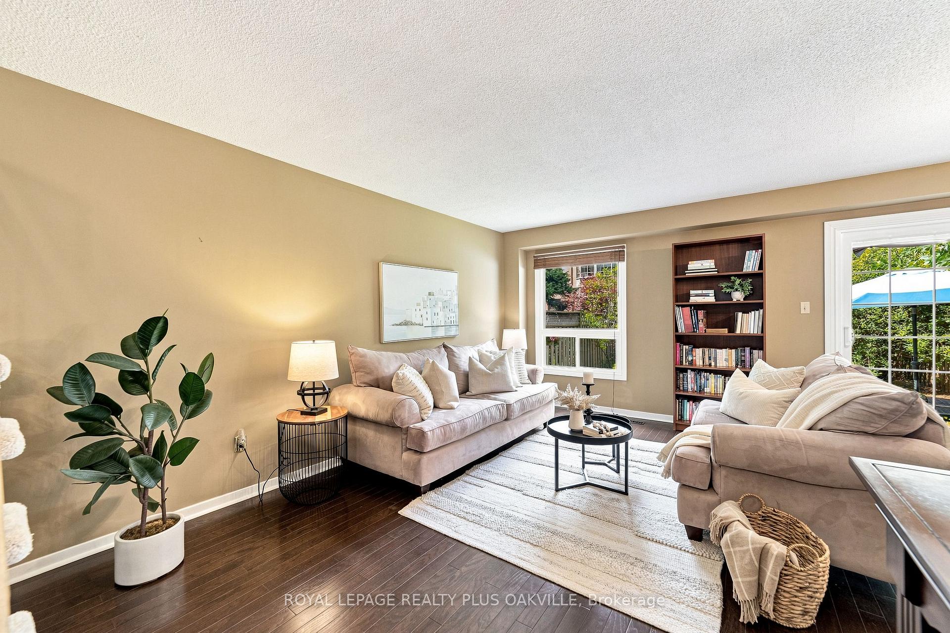Photo 16 of 1221 Hedgestone Crescent, Oakville, Glen Abbey — HOMEH