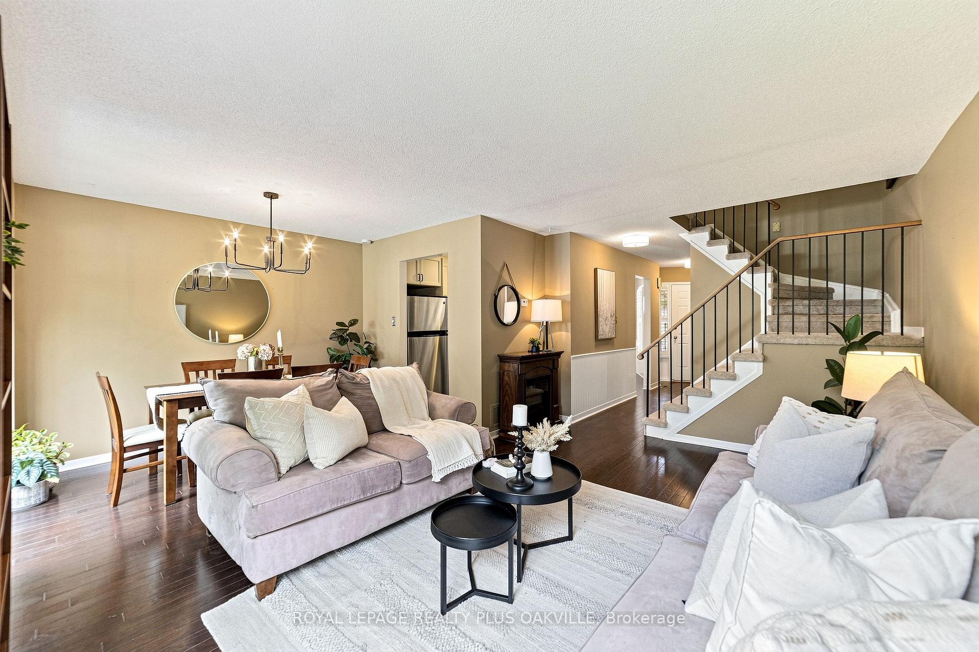 Photo 18 of 1221 Hedgestone Crescent, Oakville, Glen Abbey — HOMEH