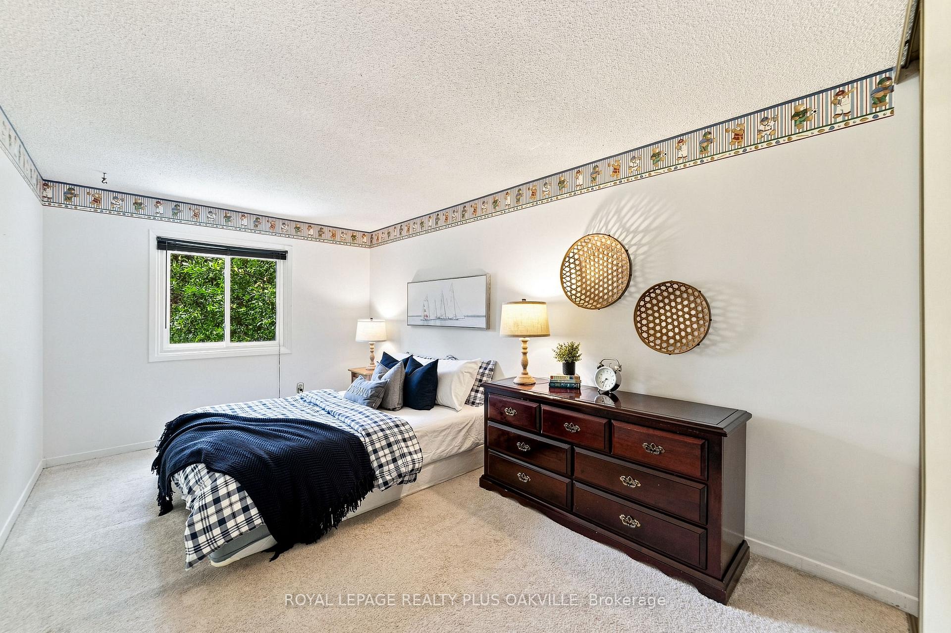 Photo 21 of 1221 Hedgestone Crescent, Oakville, Glen Abbey — HOMEH