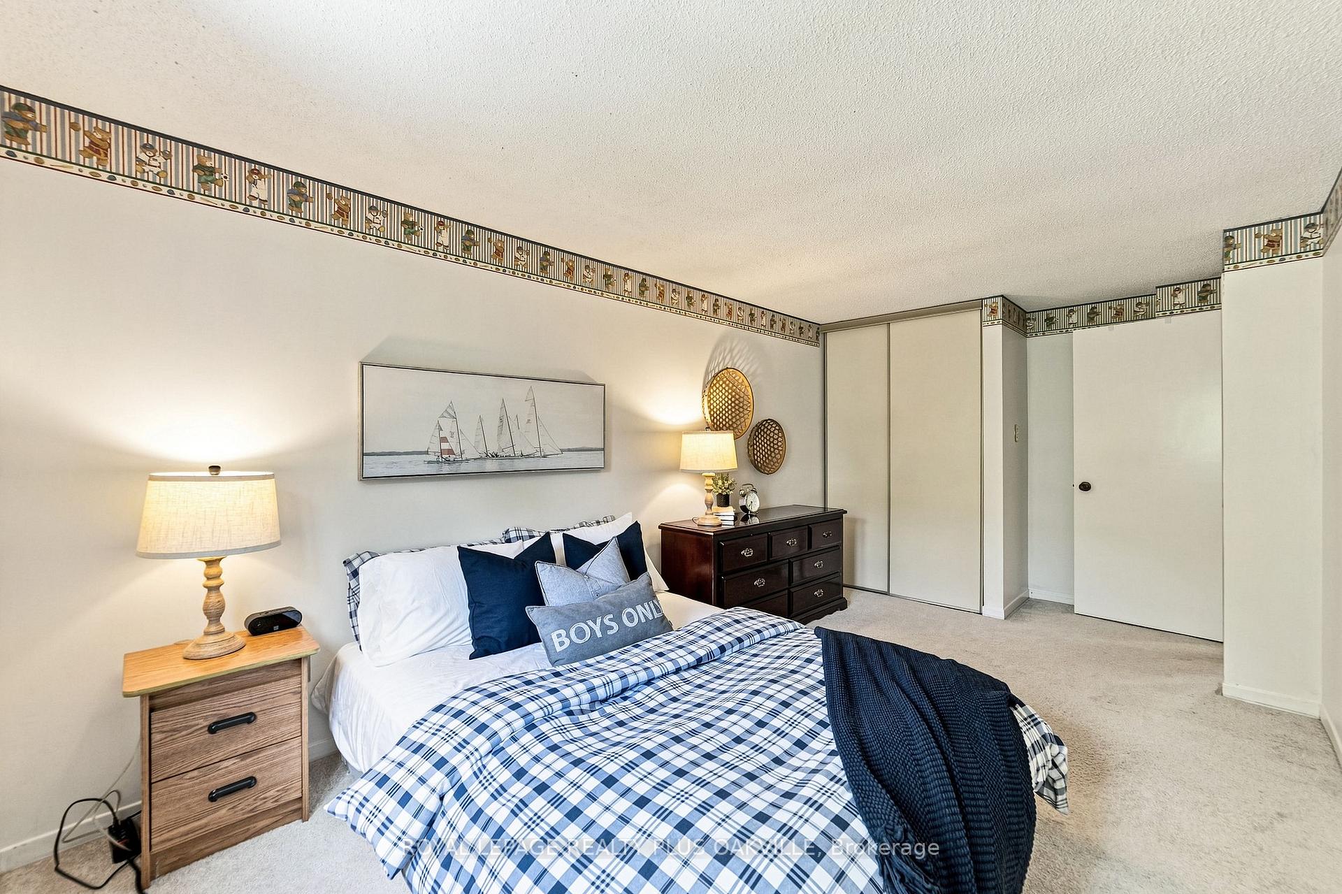 Photo 22 of 1221 Hedgestone Crescent, Oakville, Glen Abbey — HOMEH